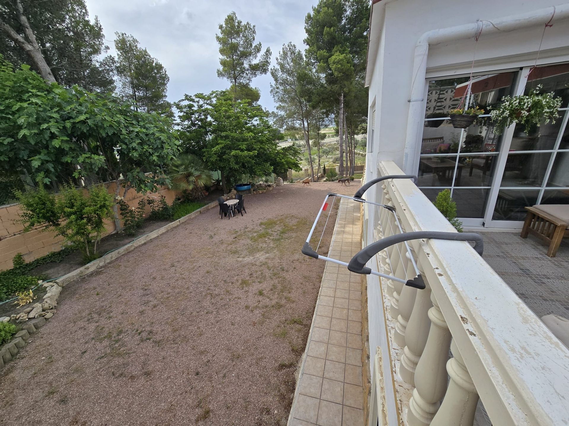Resale - 3 Bedroom 2 Bathroom Villa in Sax -  - Alicante