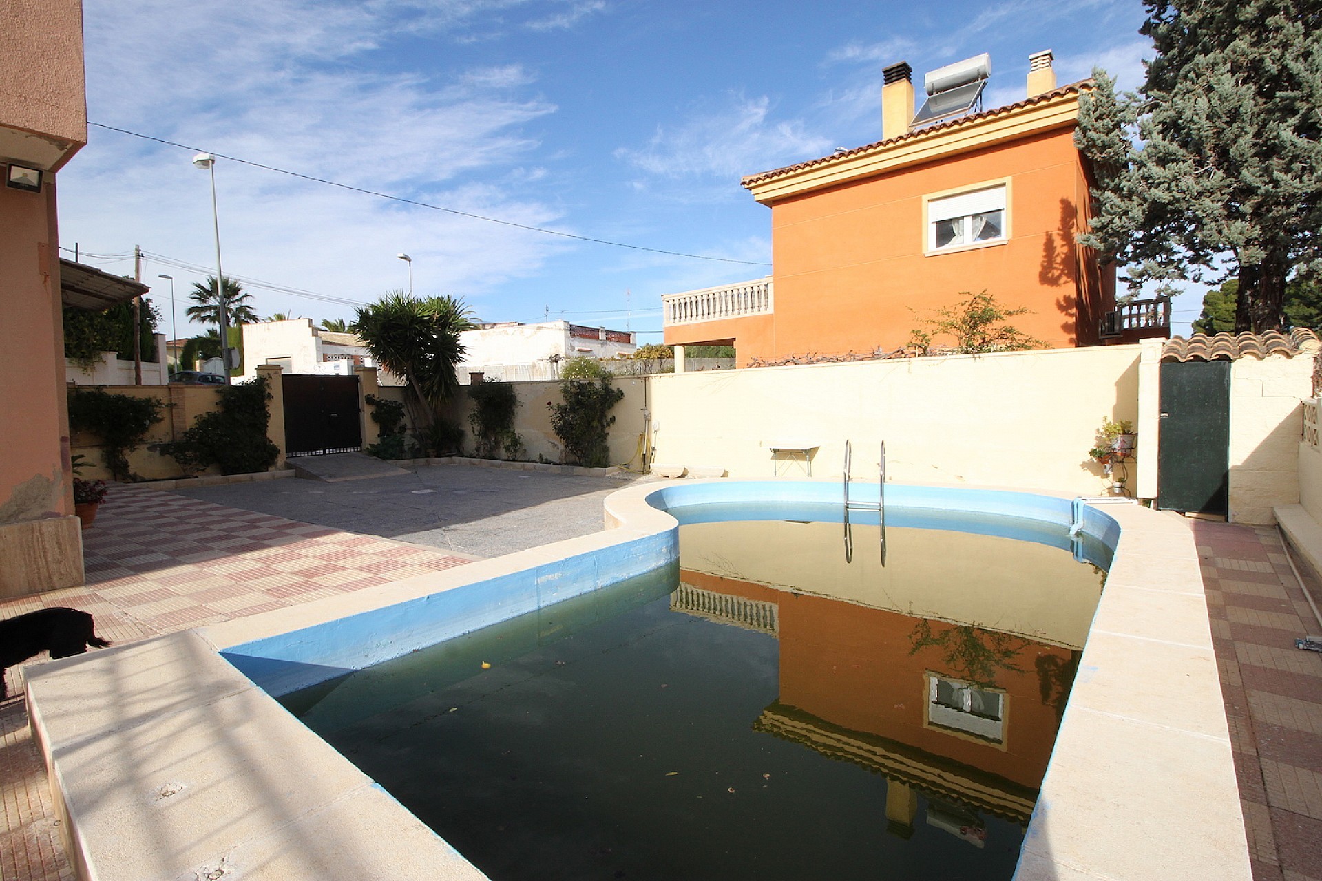 Resale - 4 Bedroom 3 Bathroom Townhouse in Monóvar -  - Alicante