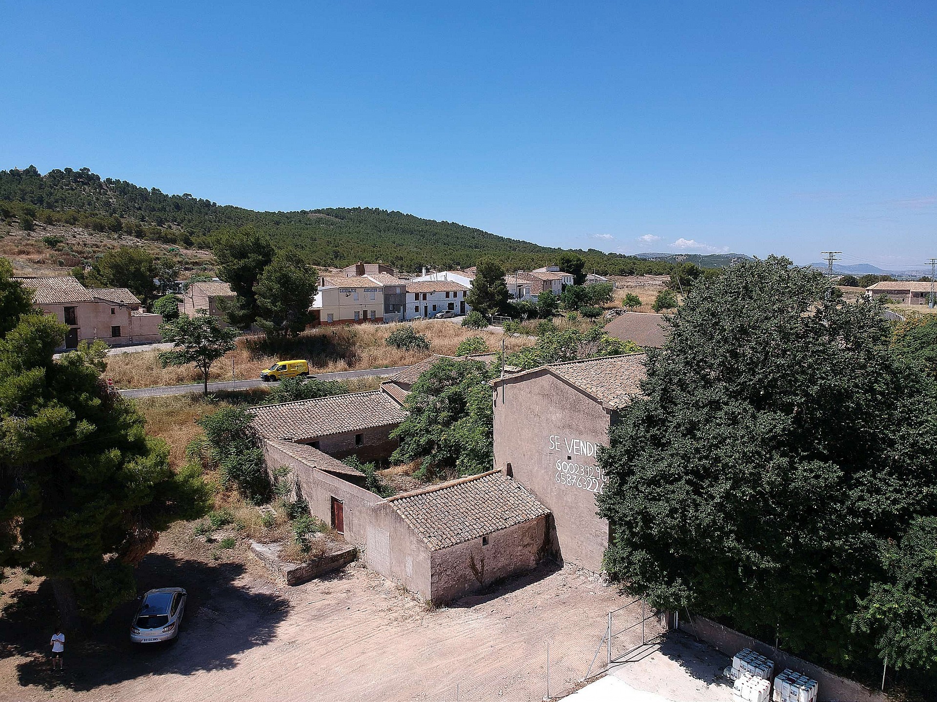 Resale - Country house in Beneixama -  - Alicante
