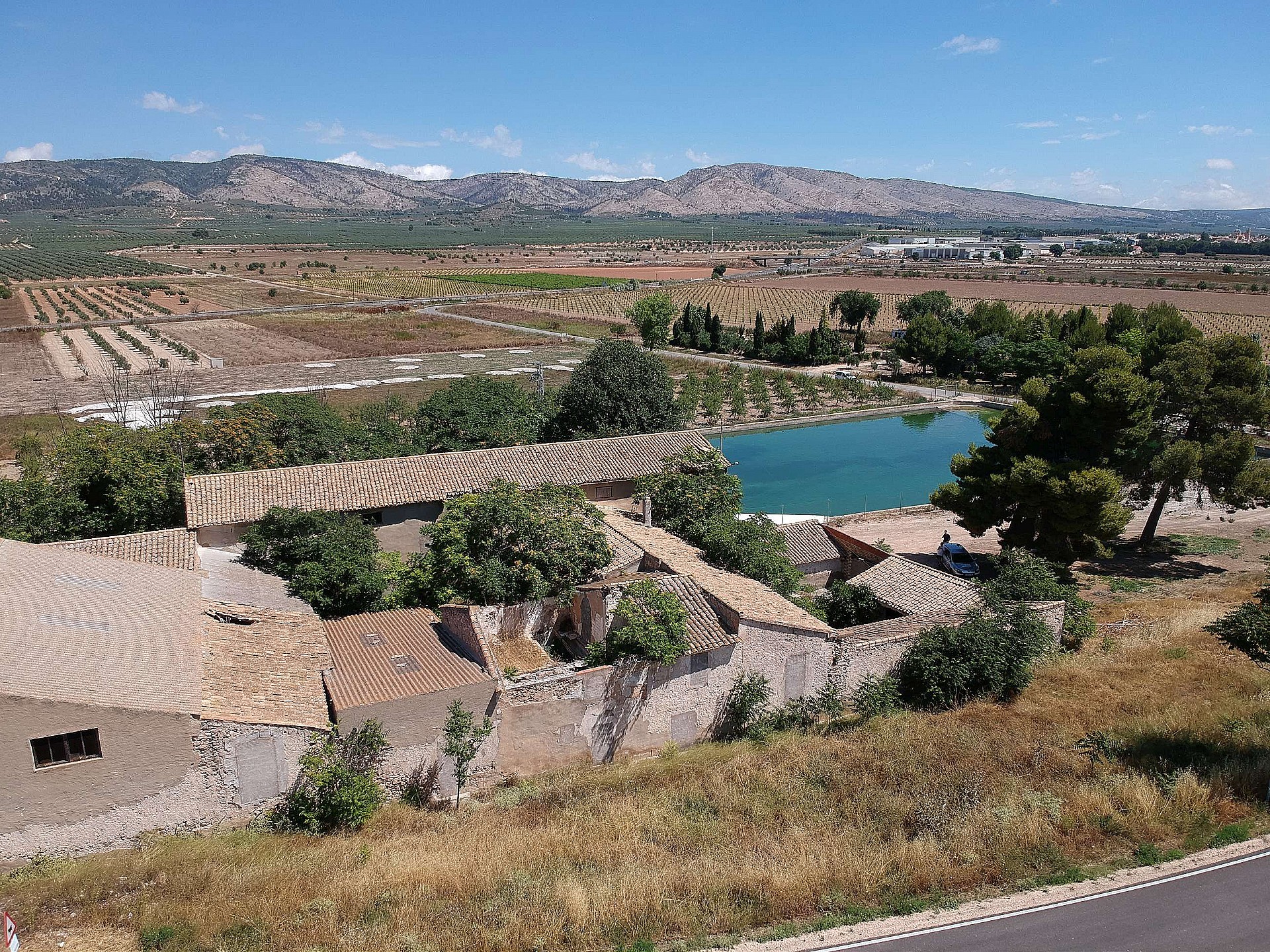 Resale - Country house in Beneixama -  - Alicante