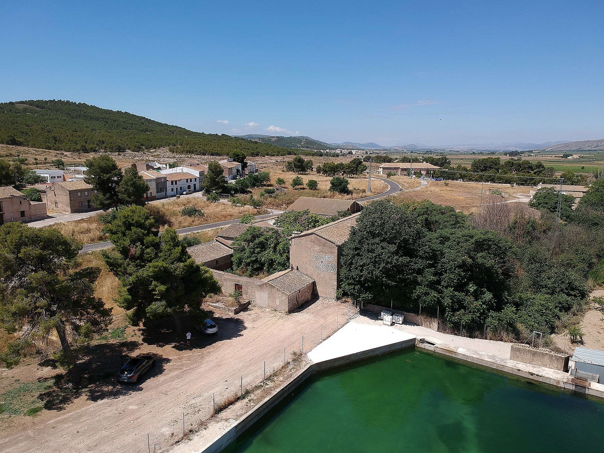 Resale - Country house in Beneixama -  - Alicante
