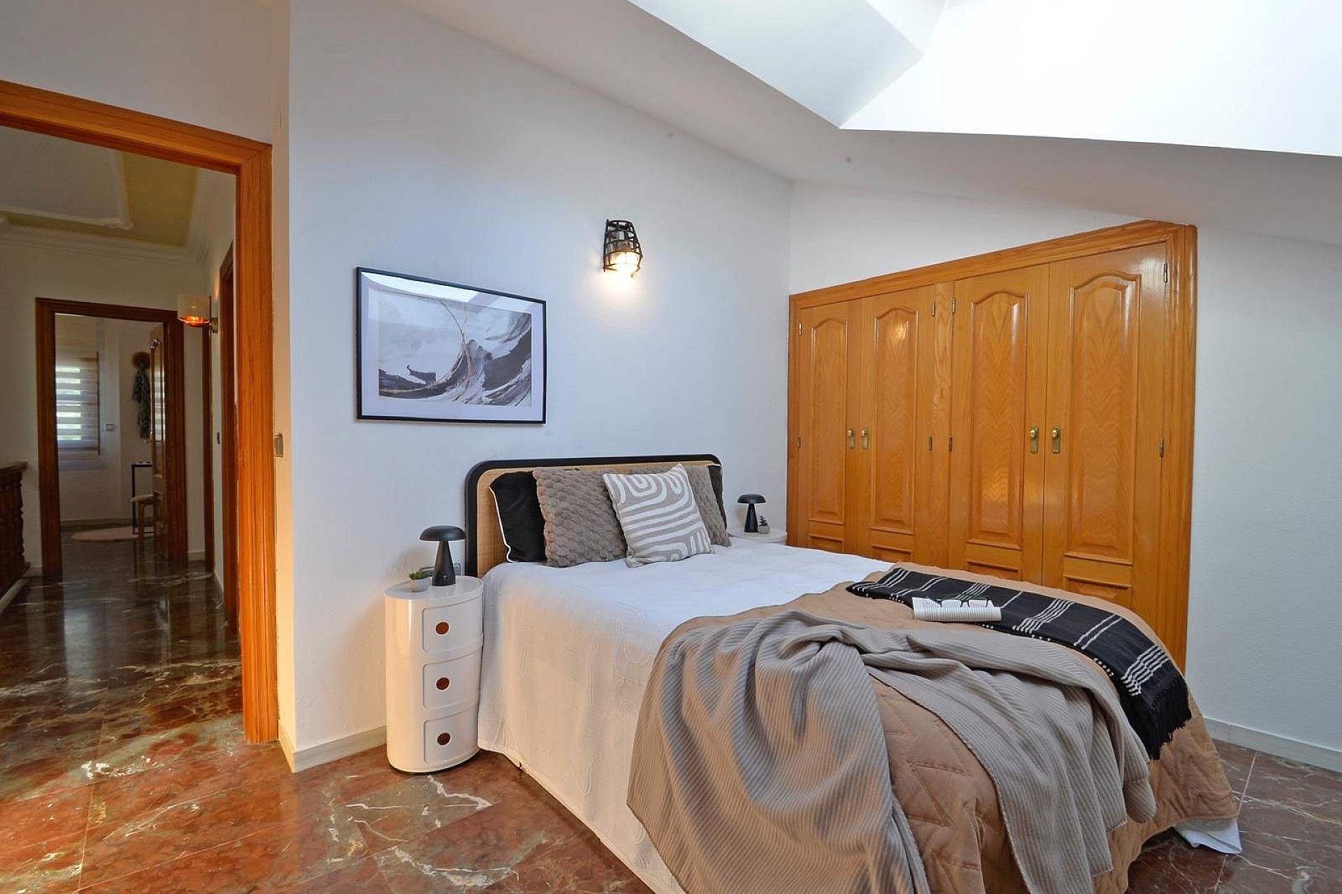 Resale - 4 Bedroom 4 Bathroom Townhouse in Sax - , Sax, Alicante, Spain - Alicante