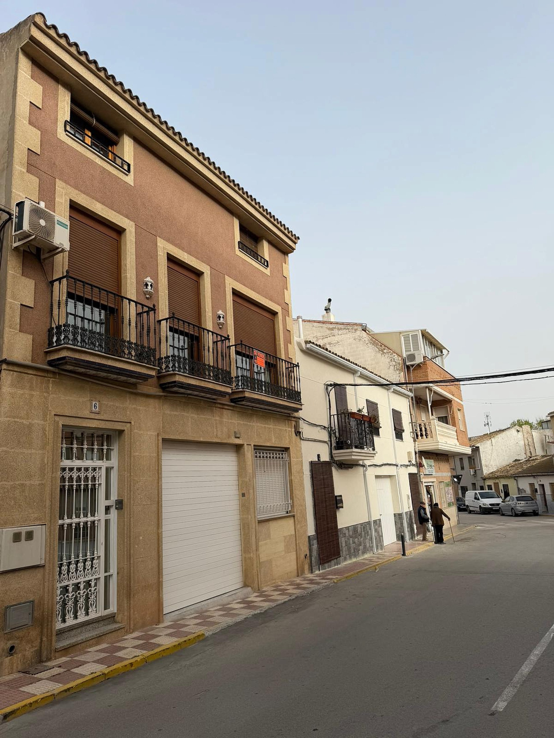 Resale - 4 Bedroom 4 Bathroom Townhouse in Sax - , Sax, Alicante, Spain - Alicante