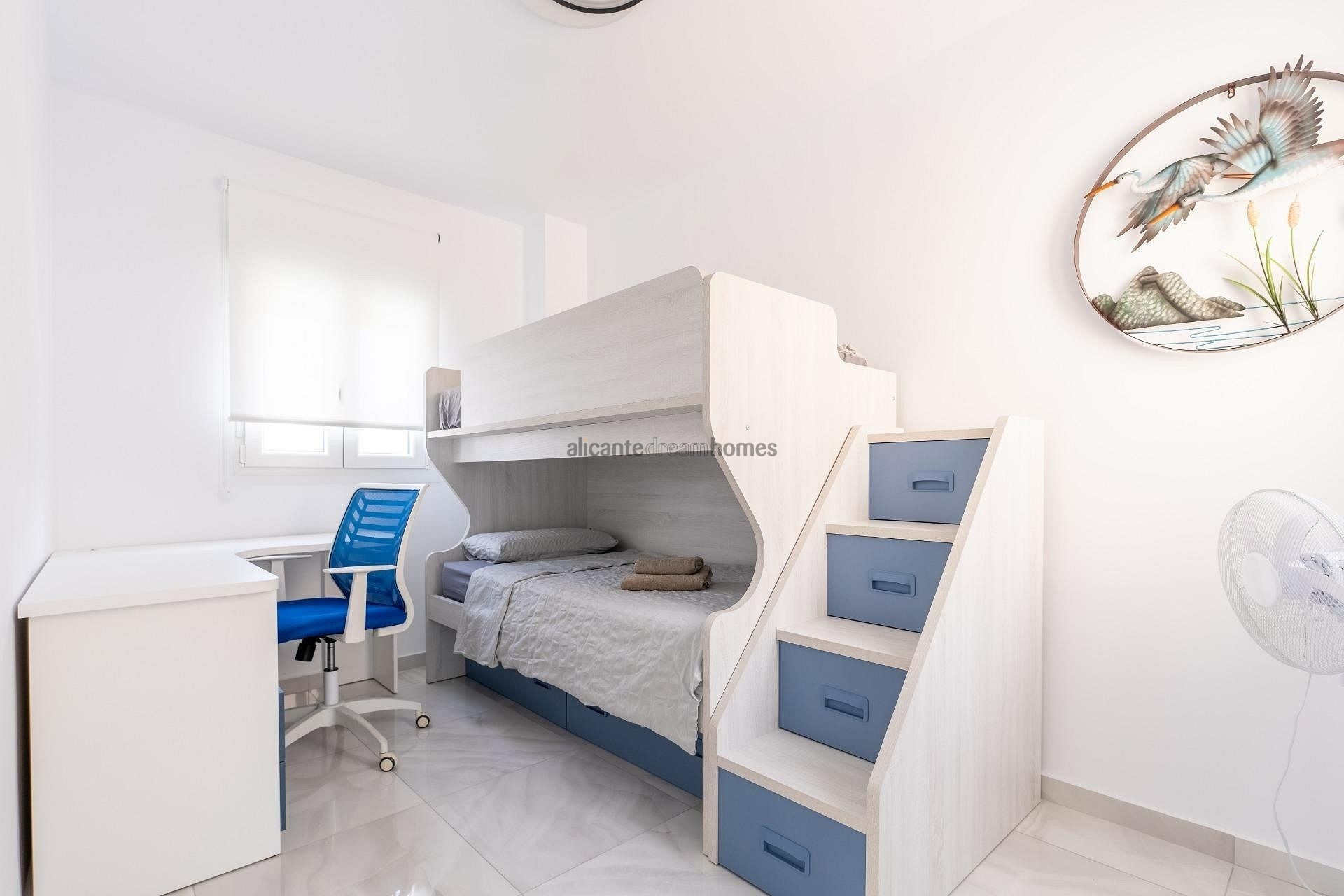 Resale - 4 Bedroom 3 Bathroom Townhouse in Torrevieja -  - Alicante