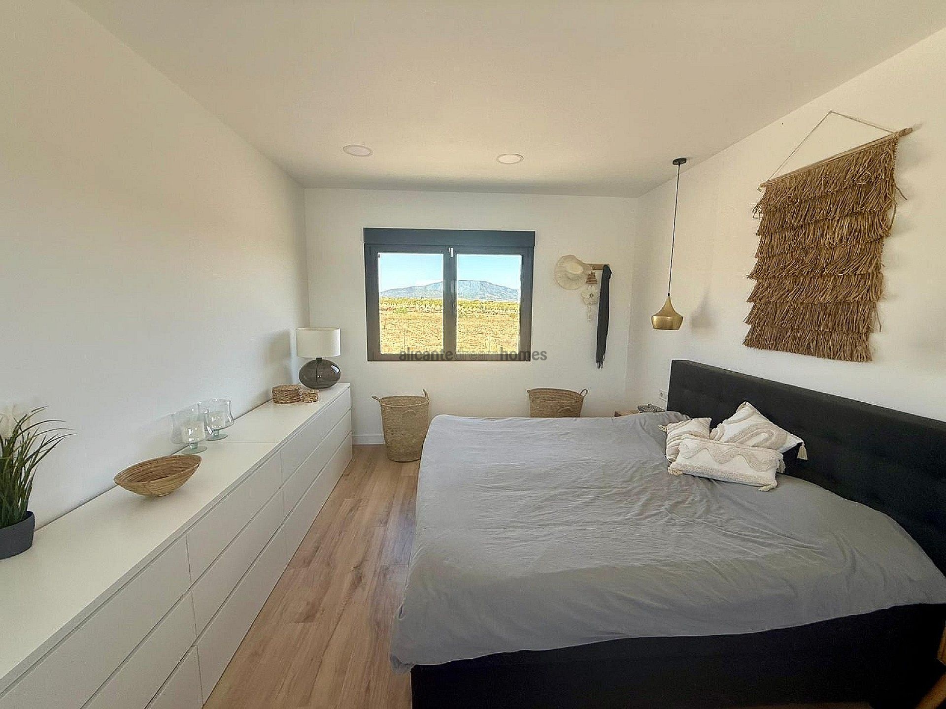 Resale - 3 Bedroom 2 Bathroom Villa in Pinoso - , Pinoso, Alicante, Spain - Alicante