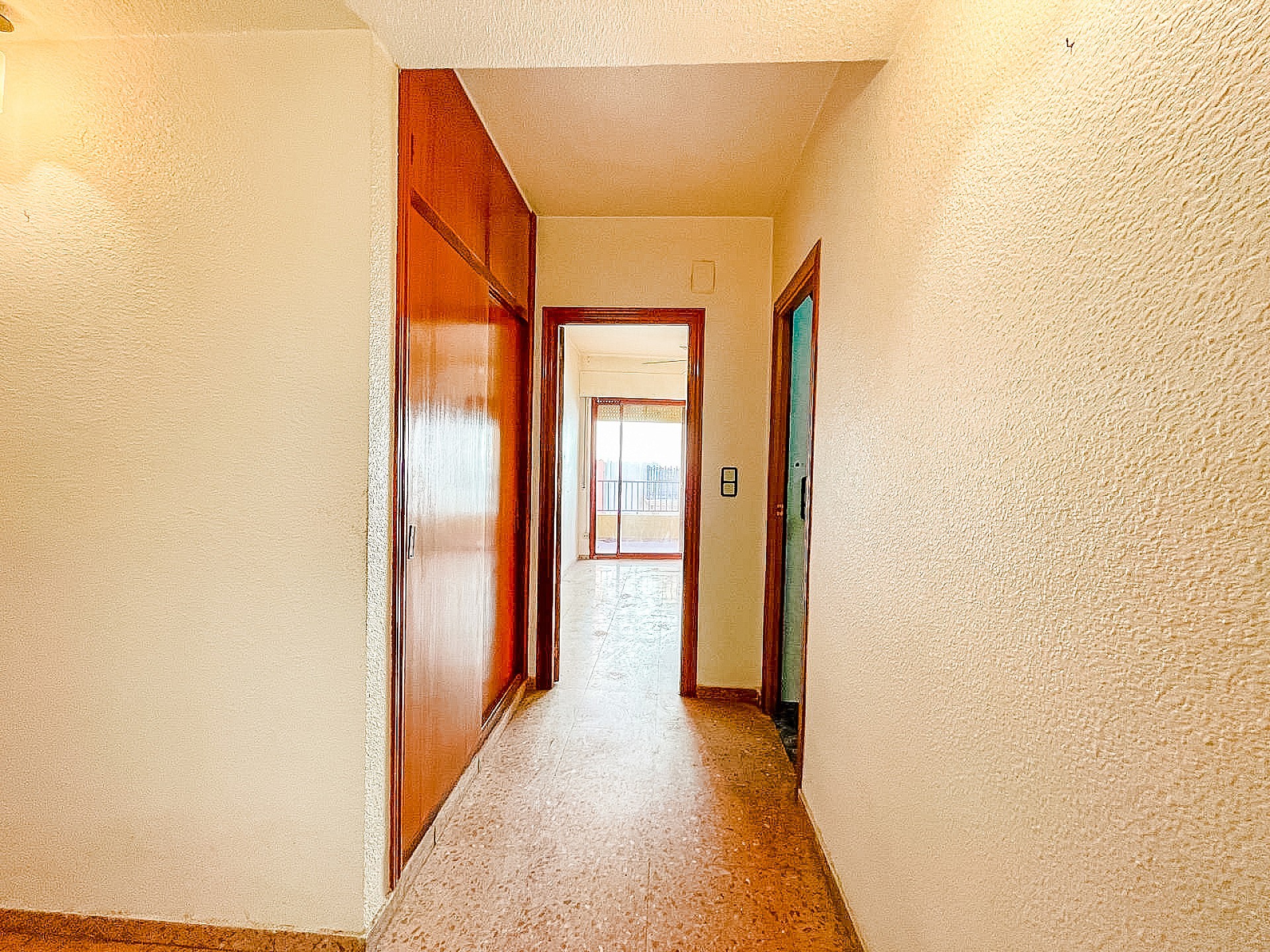 Resale - 3 Bedroom 2 Bathroom Apartment in Pinoso -  - Alicante