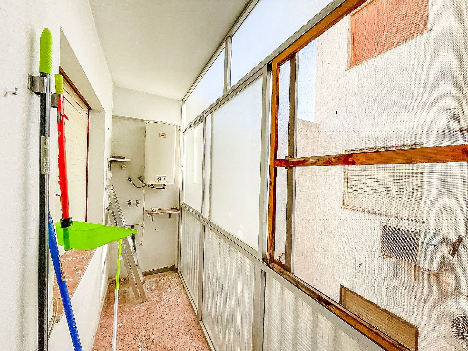 Resale - 3 Bedroom 2 Bathroom Apartment in Pinoso -  - Alicante