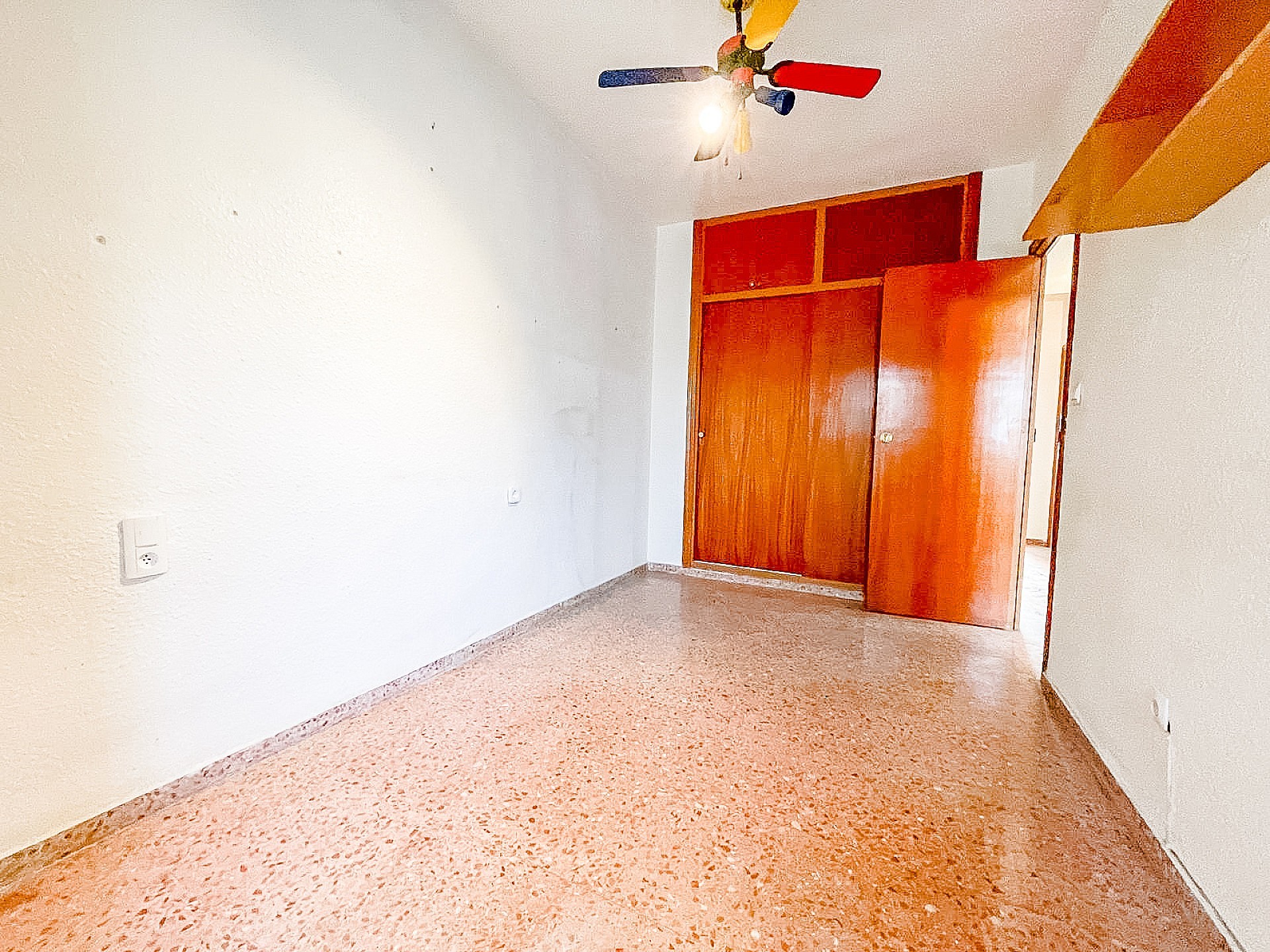 Resale - 3 Bedroom 2 Bathroom Apartment in Pinoso -  - Alicante