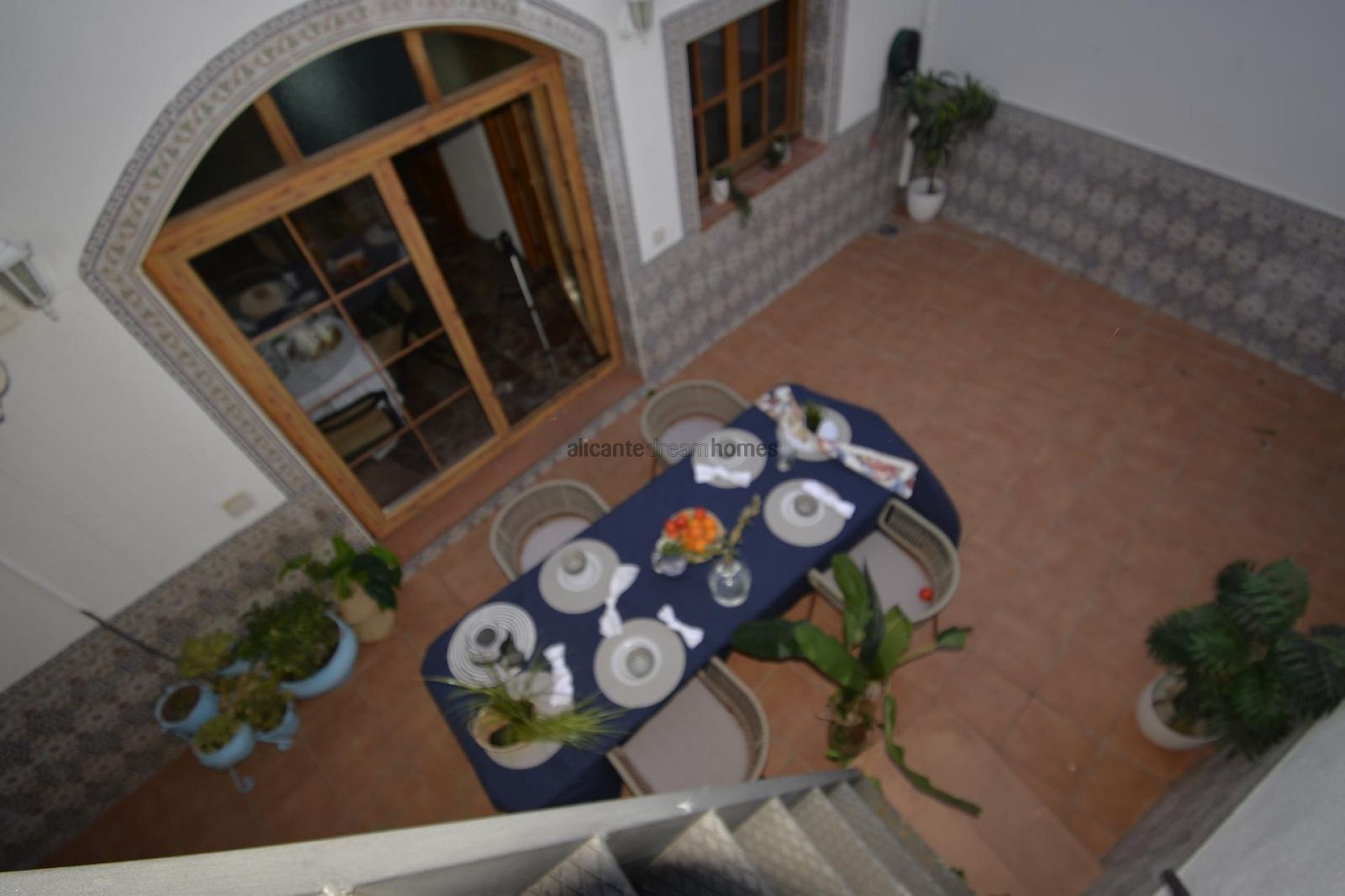 Resale - 4 Bedroom 4 Bathroom Townhouse in Sax -  - Alicante