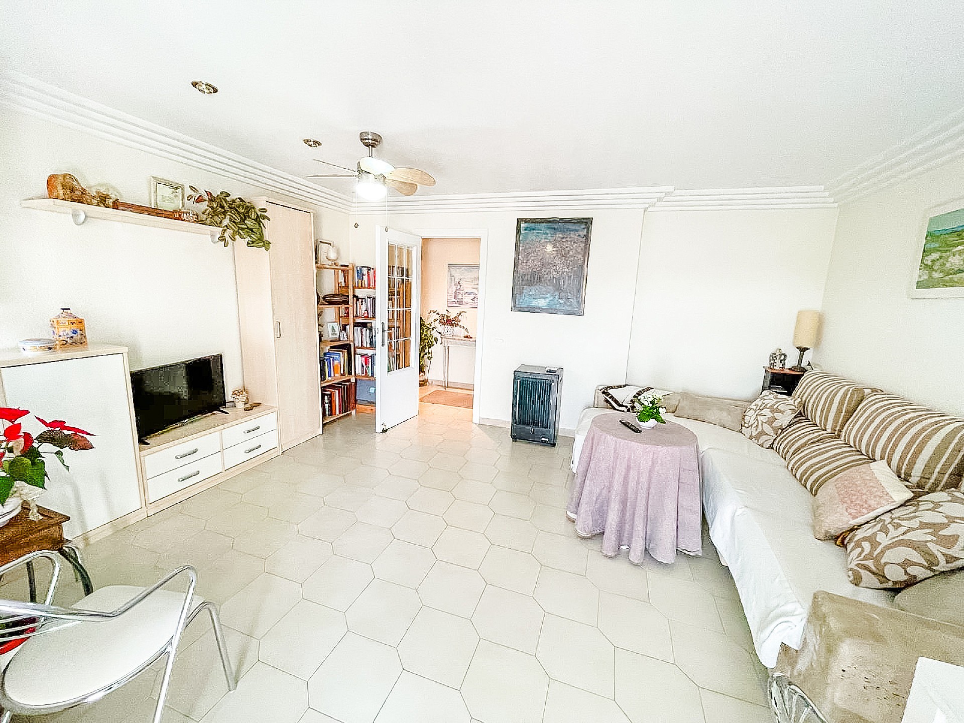 Resale - 3 Bedroom 2 Bathroom Apartment in Elda -  - Alicante