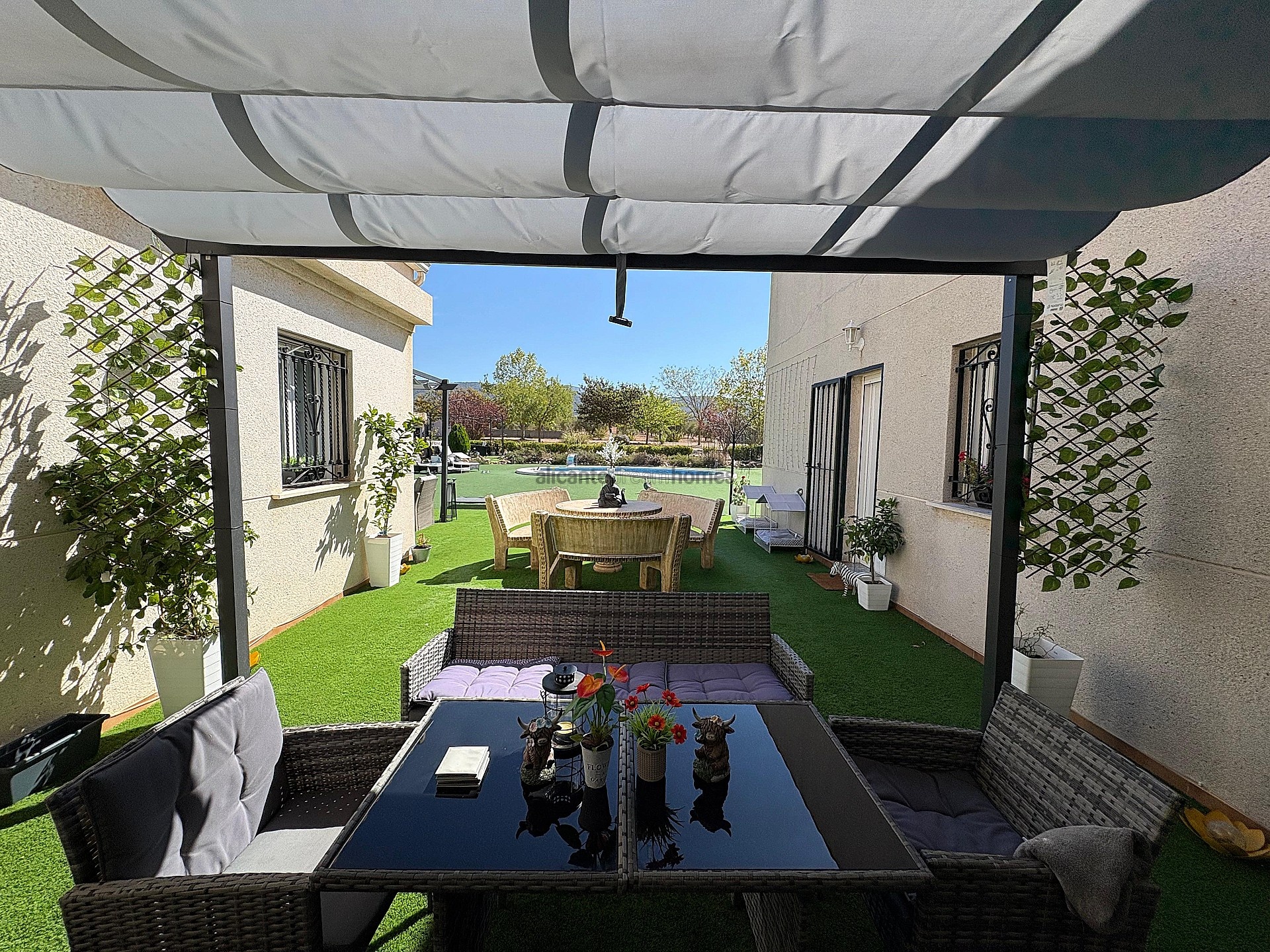 Sold - 3 Bedroom 2 Bathroom Villa in Biar -  - Alicante