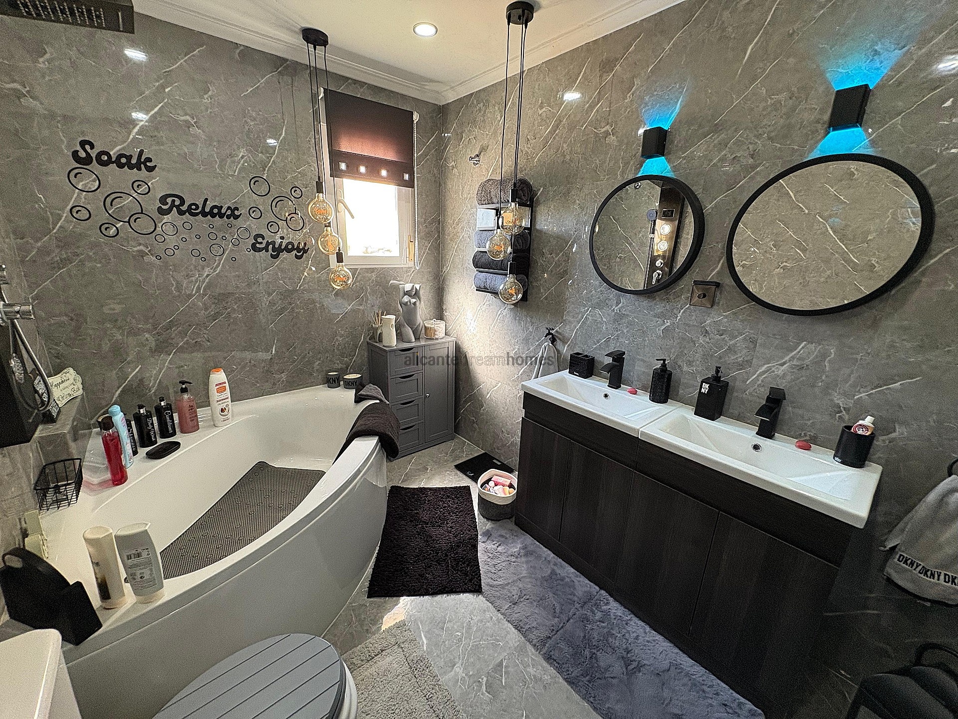 Sold - 3 Bedroom 2 Bathroom Villa in Biar -  - Alicante