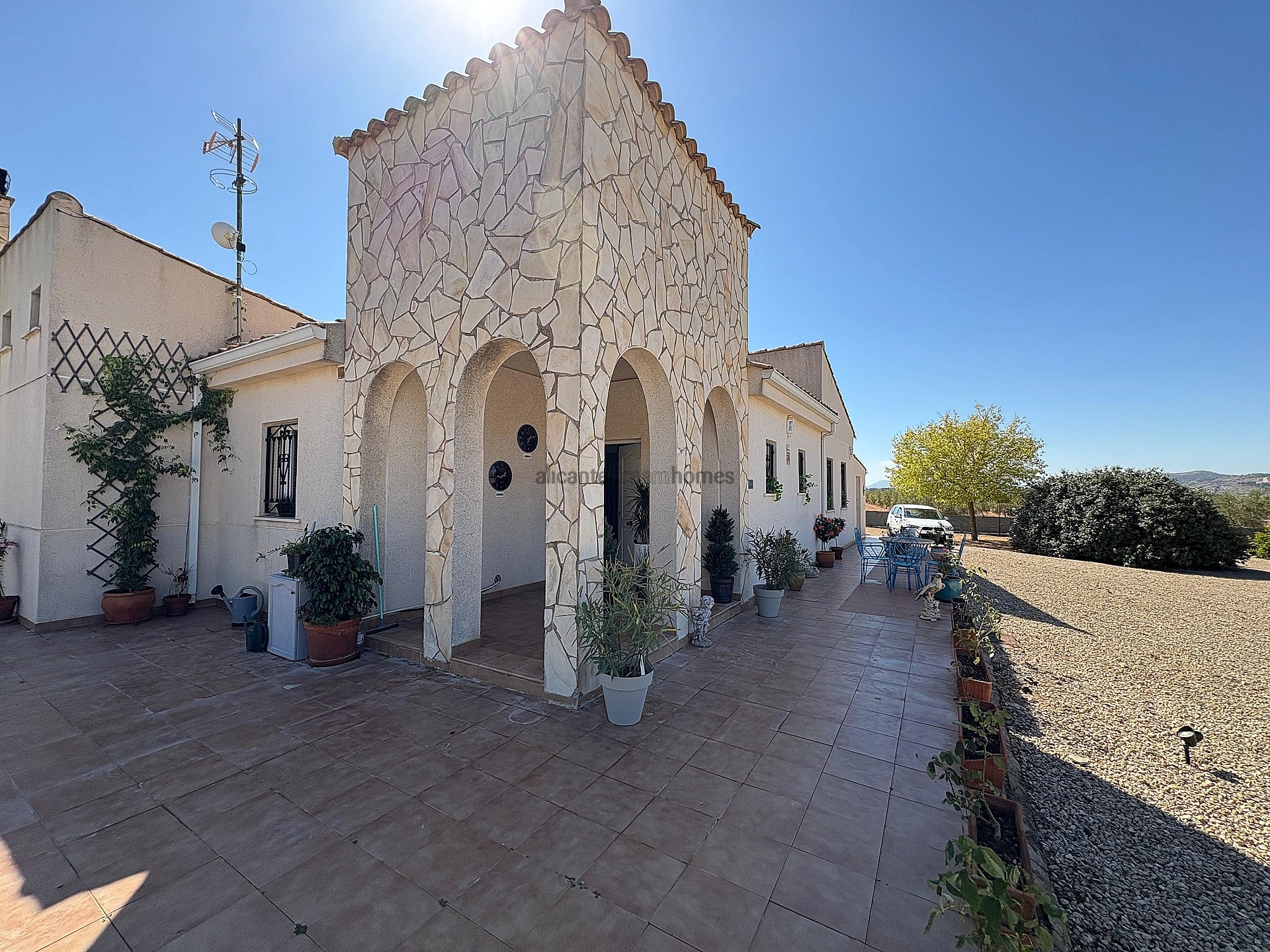 Sold - 3 Bedroom 2 Bathroom Villa in Biar -  - Alicante