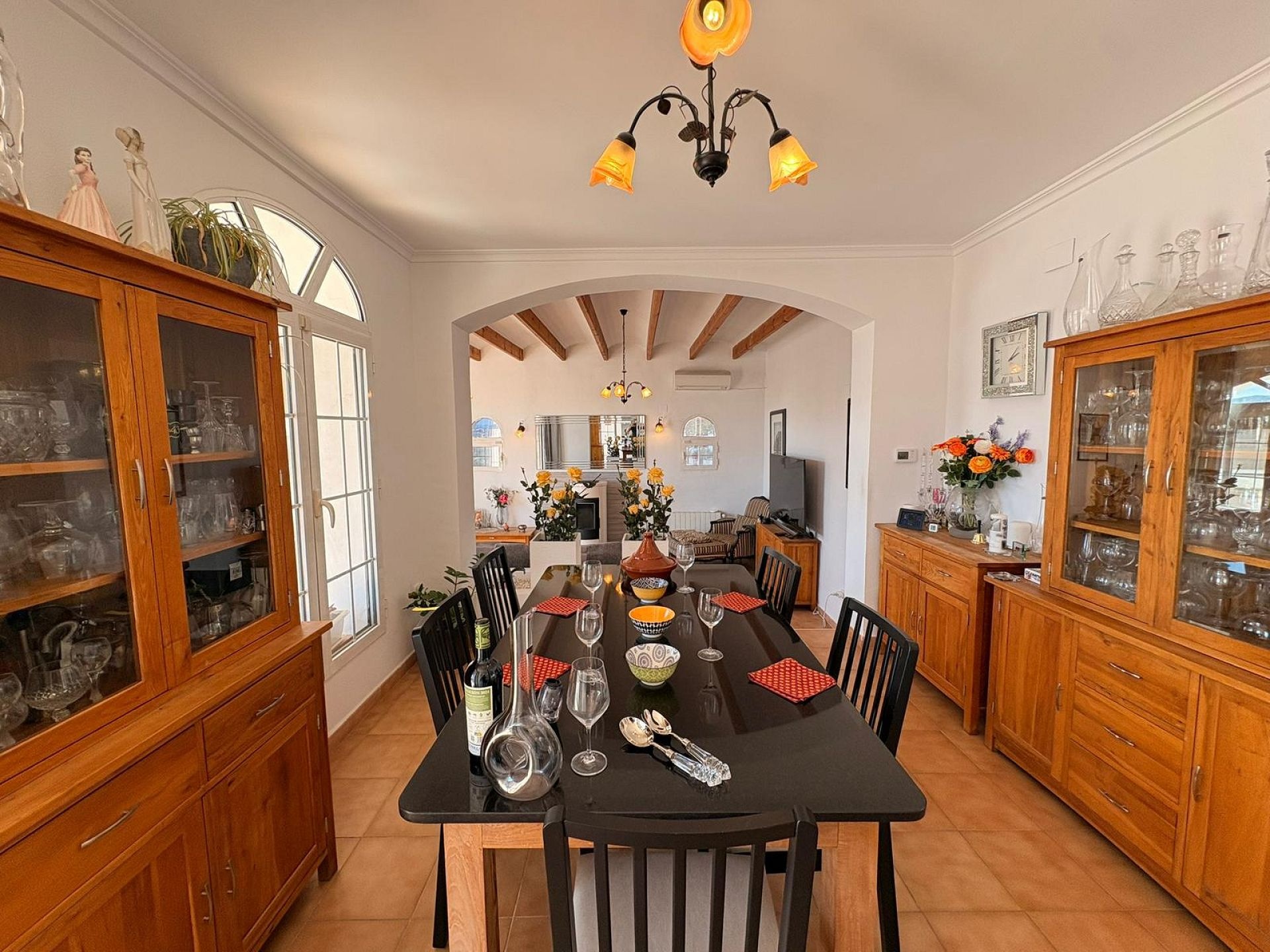Resale - 4 Bedroom 4 Bathroom Villa in Monóvar -  - Alicante