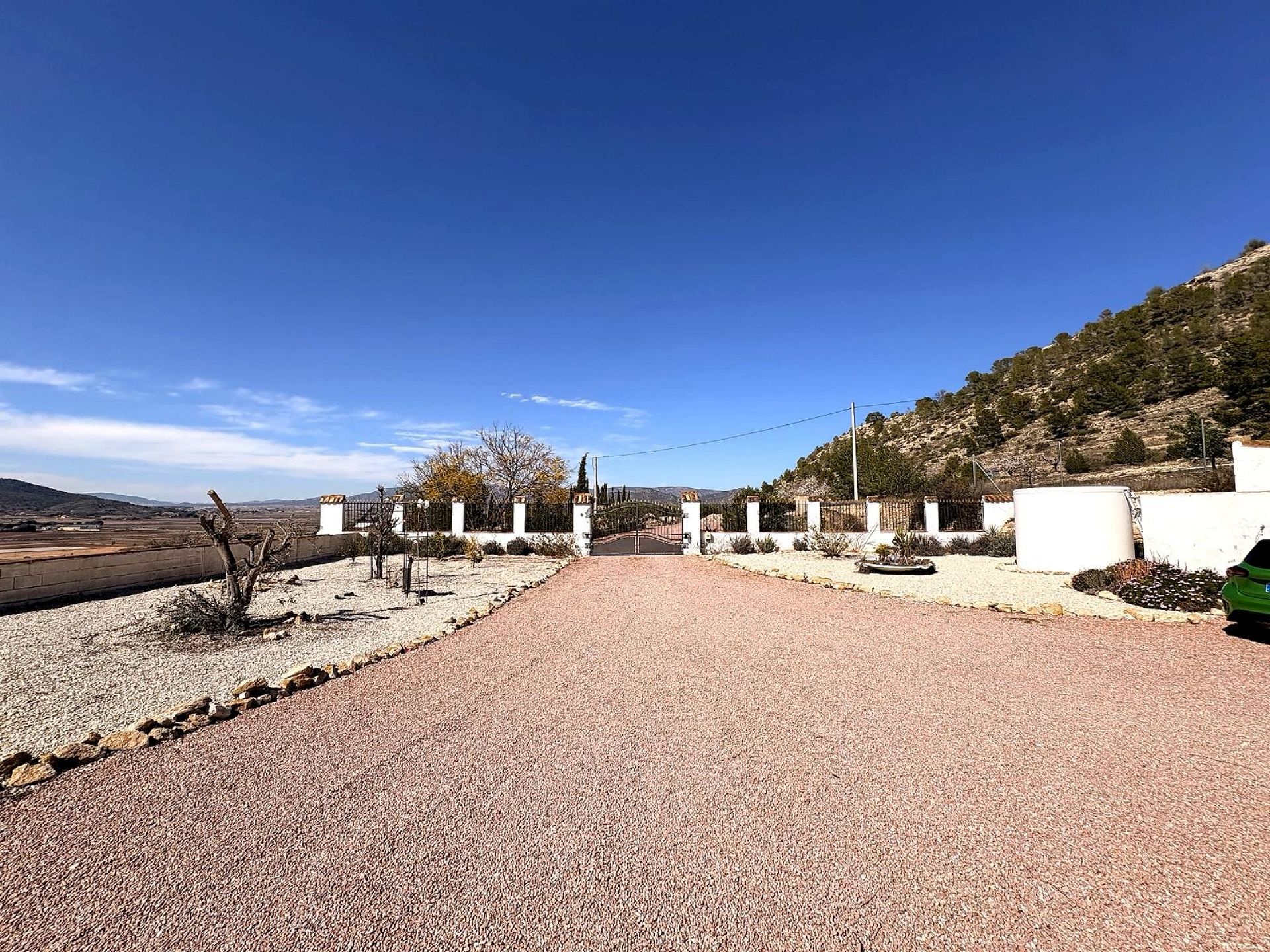 Resale - 4 Bedroom 4 Bathroom Villa in Monóvar -  - Alicante