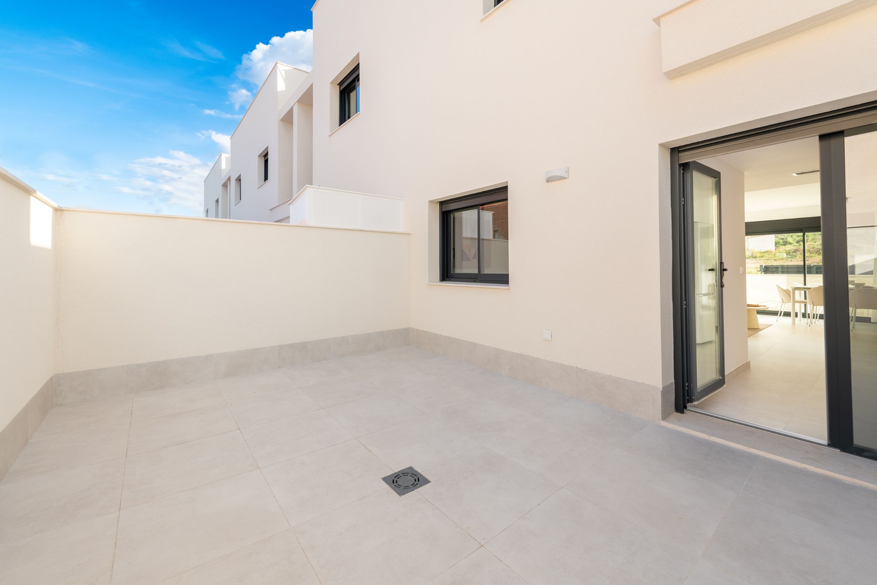 Resale - 3 Bedroom 2 Bathroom Townhouse in Cox -  - Alicante