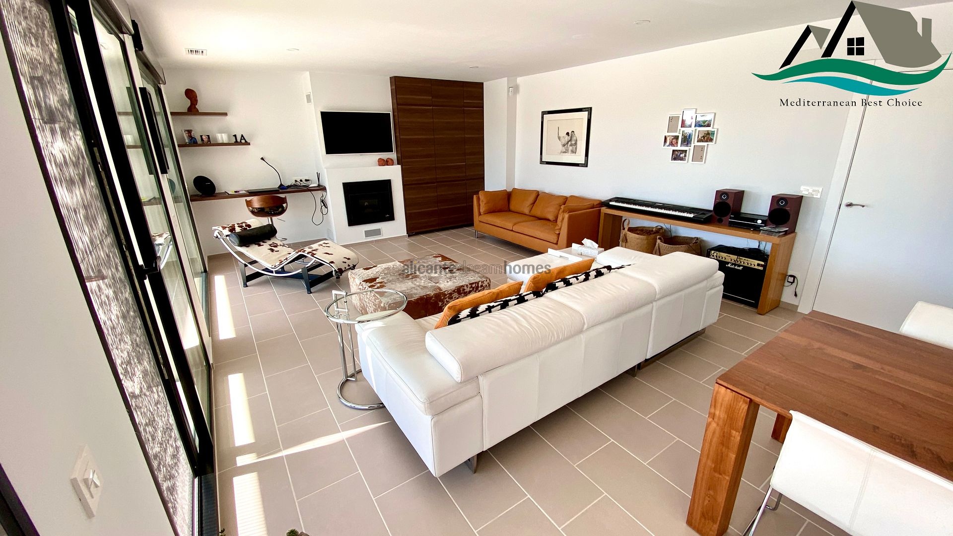 Resale - 3 Bedroom 2 Bathroom Villa in La Romana -  - Alicante
