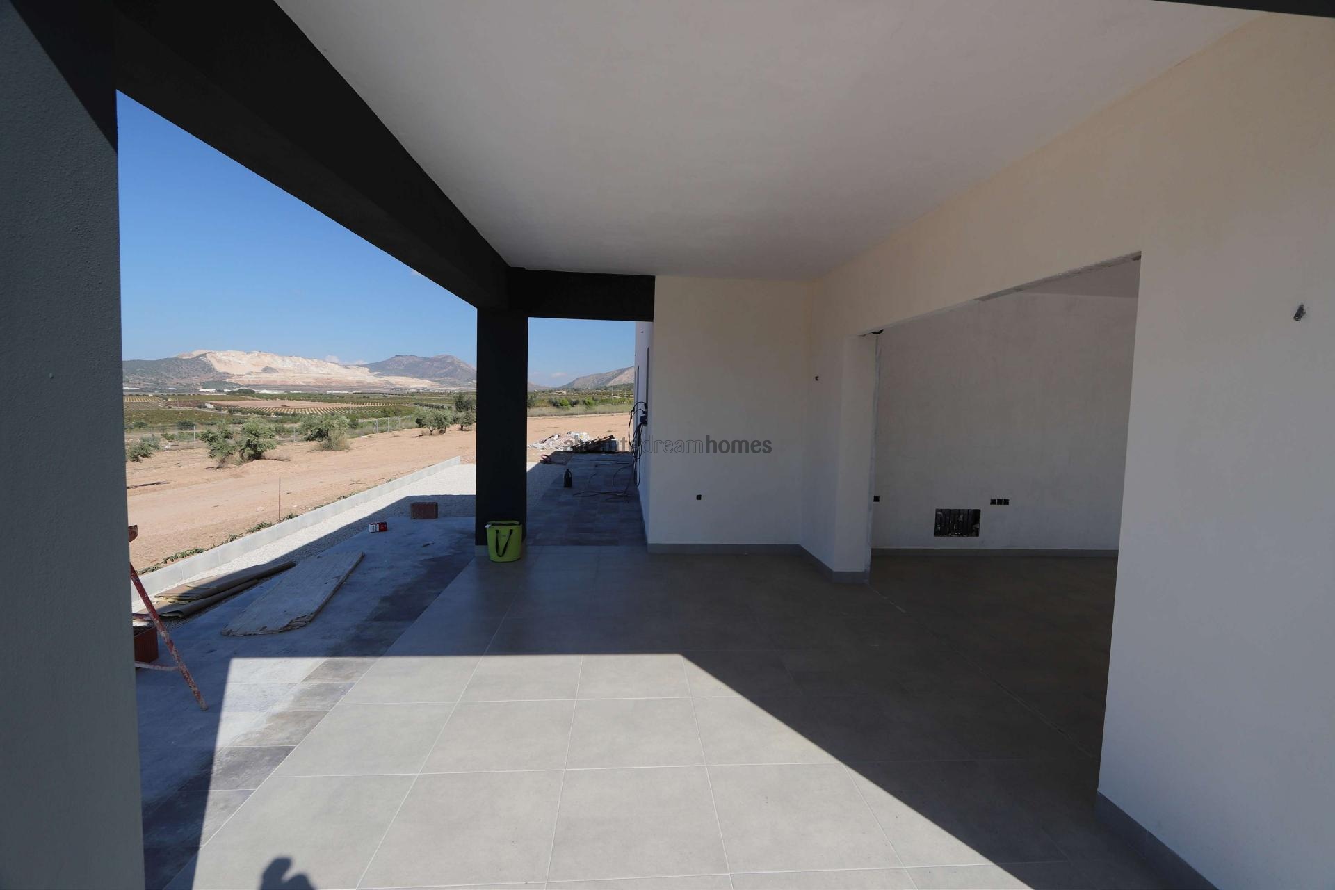 Resale - 3 Bedroom 3 Bathroom Villa in Pinoso -  - Alicante
