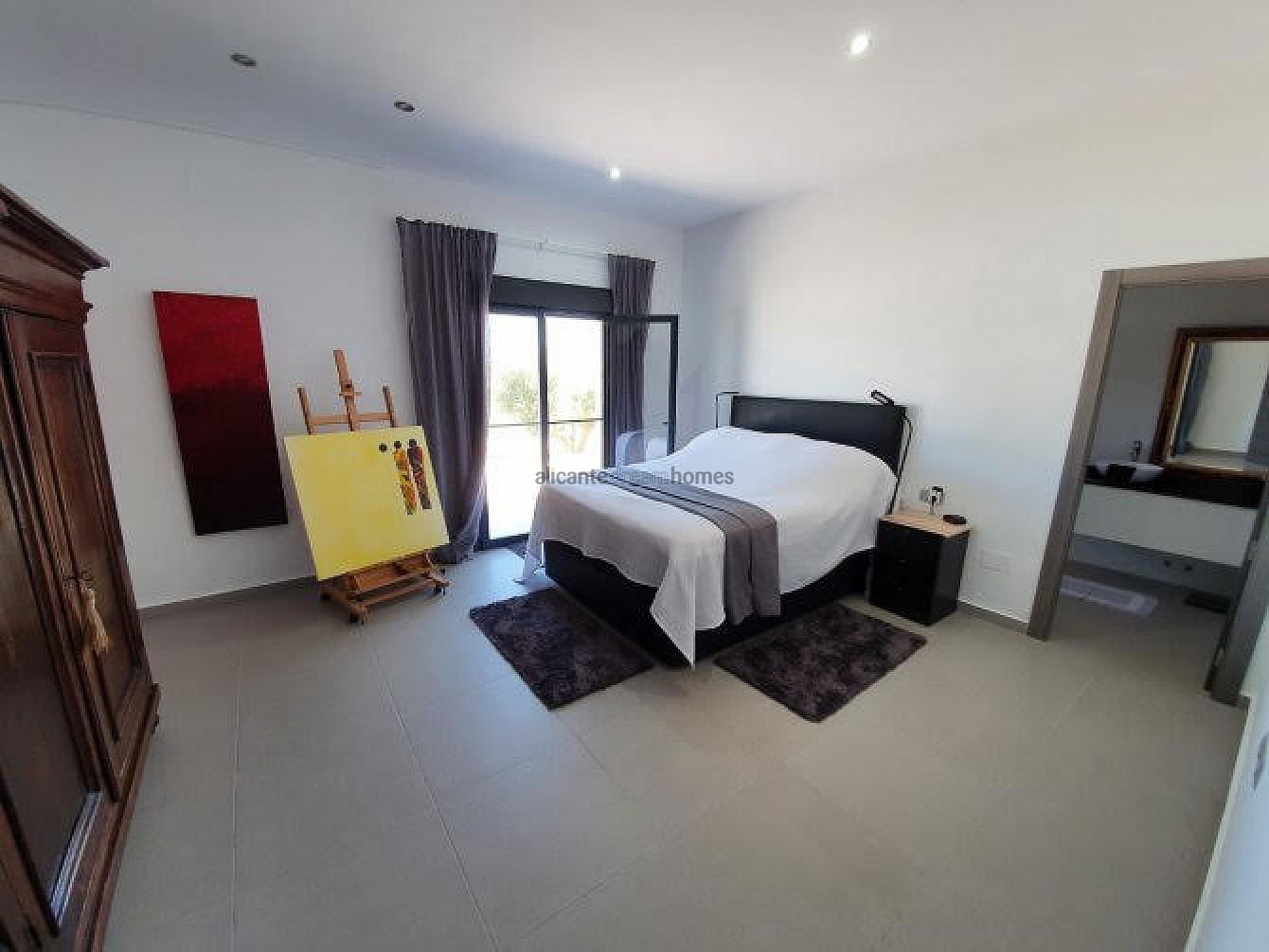 Resale - 3 Bedroom 3 Bathroom Villa in Pinoso -  - Alicante