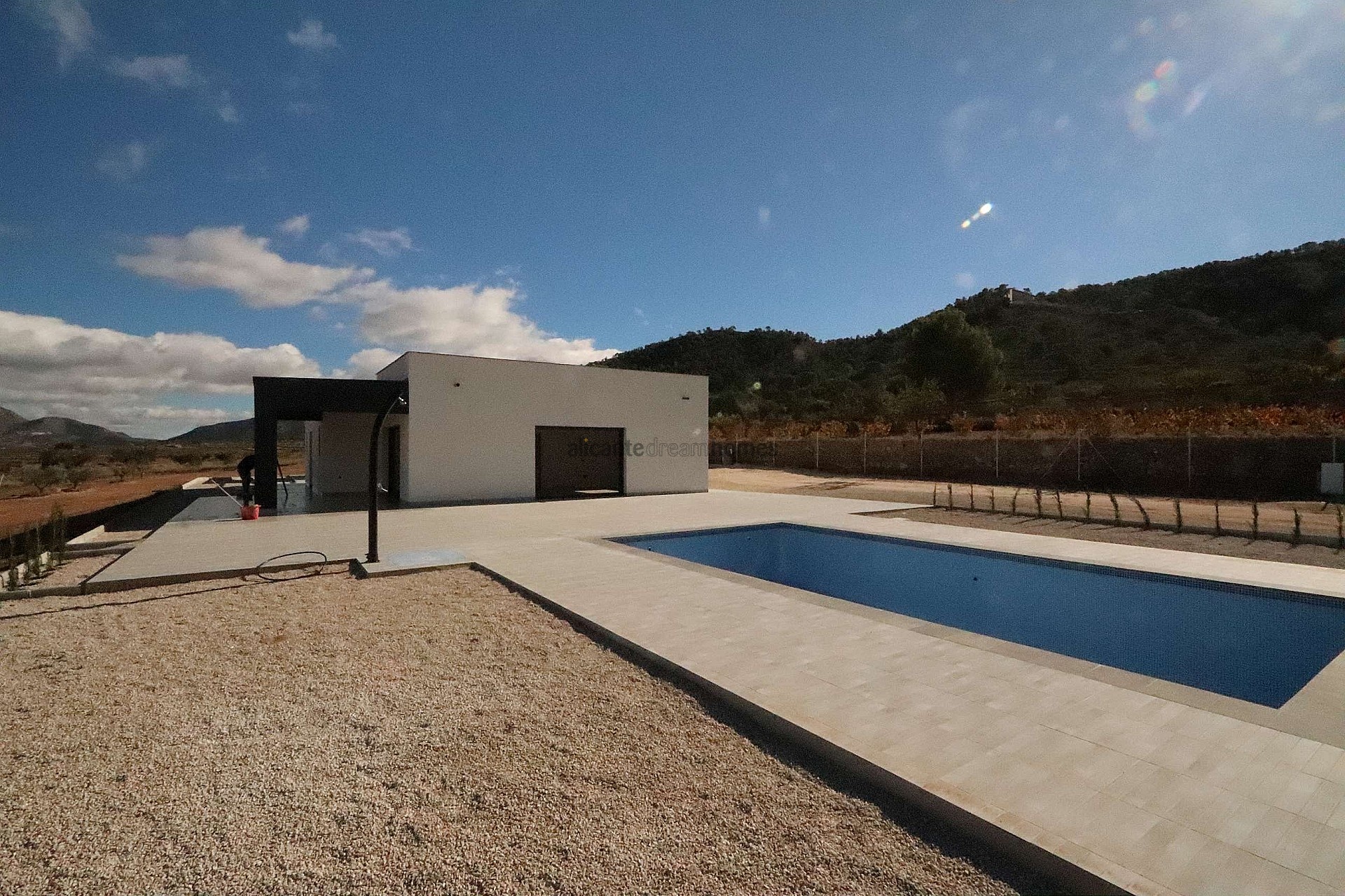 Resale - 3 Bedroom 3 Bathroom Villa in Pinoso -  - Alicante