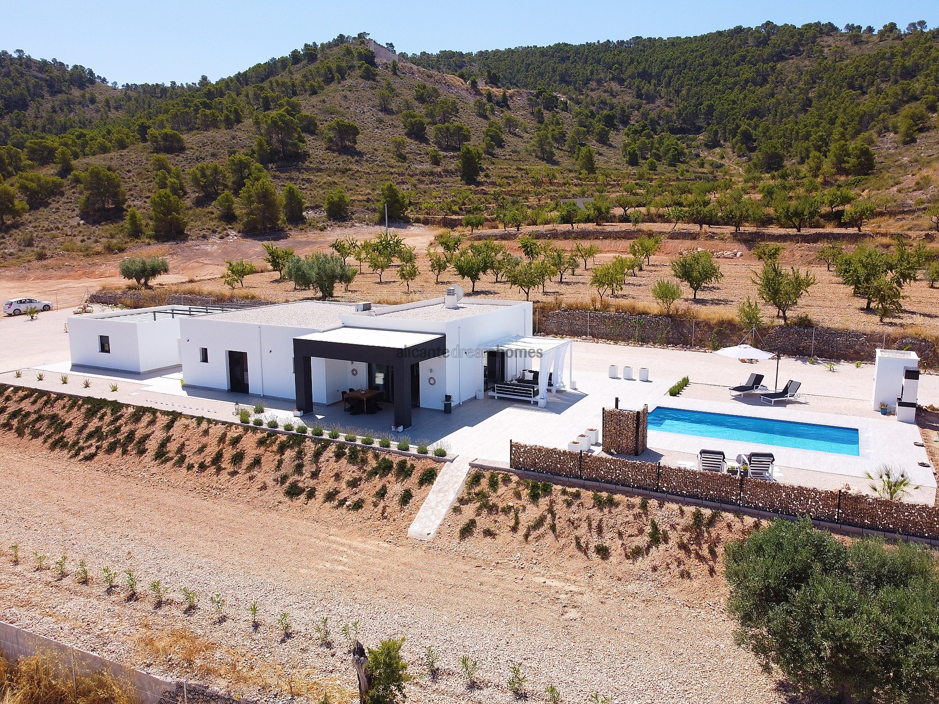 Resale - 3 Bedroom 3 Bathroom Villa in Pinoso -  - Alicante