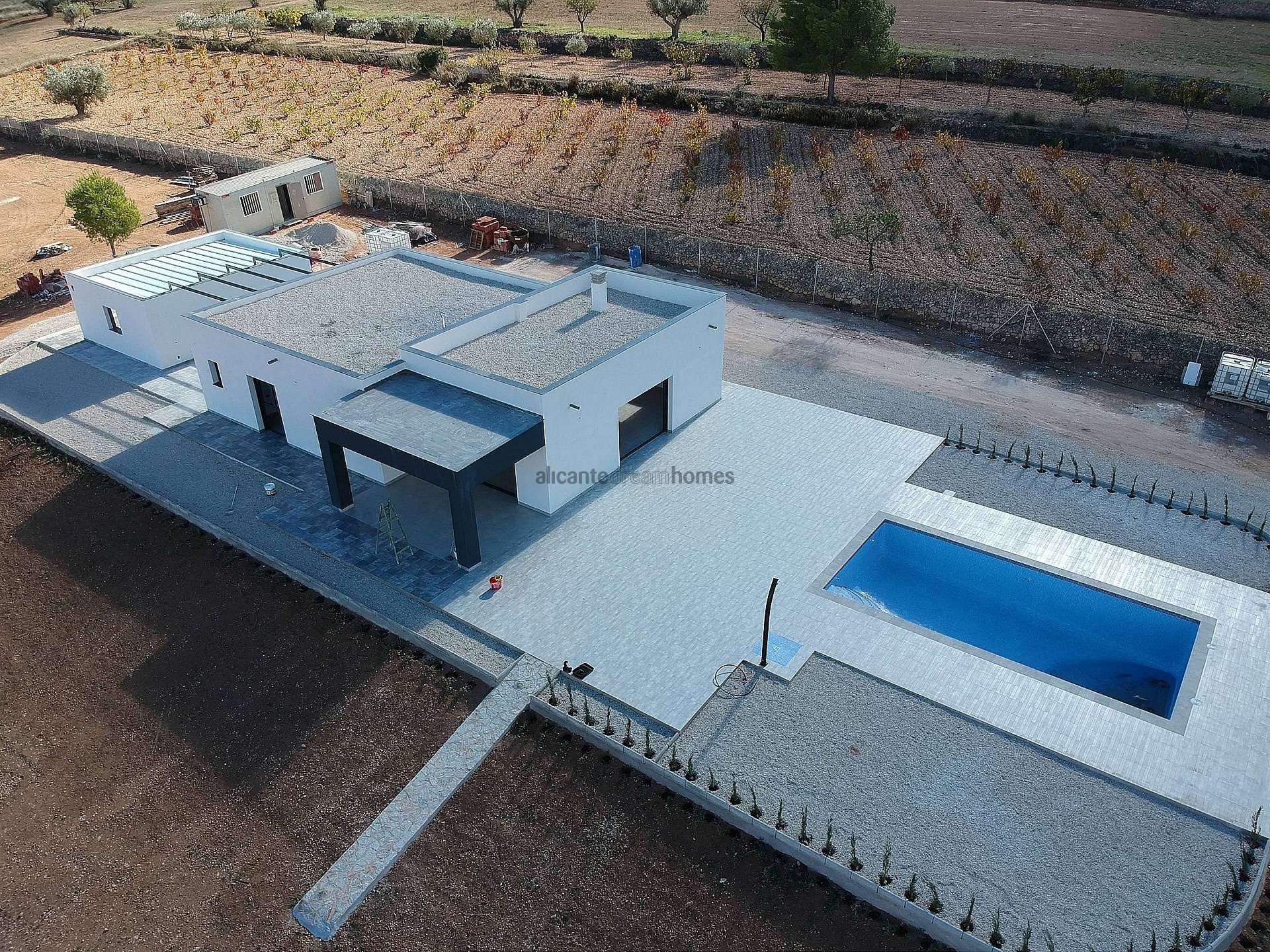 Resale - 3 Bedroom 3 Bathroom Villa in Pinoso -  - Alicante