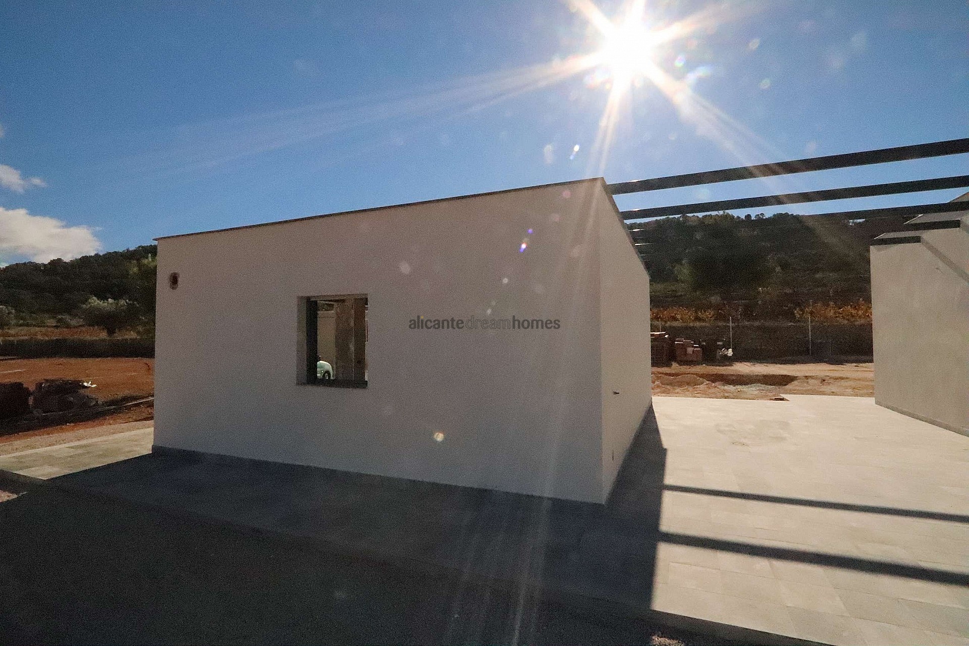 Resale - 3 Bedroom 3 Bathroom Villa in Pinoso -  - Alicante