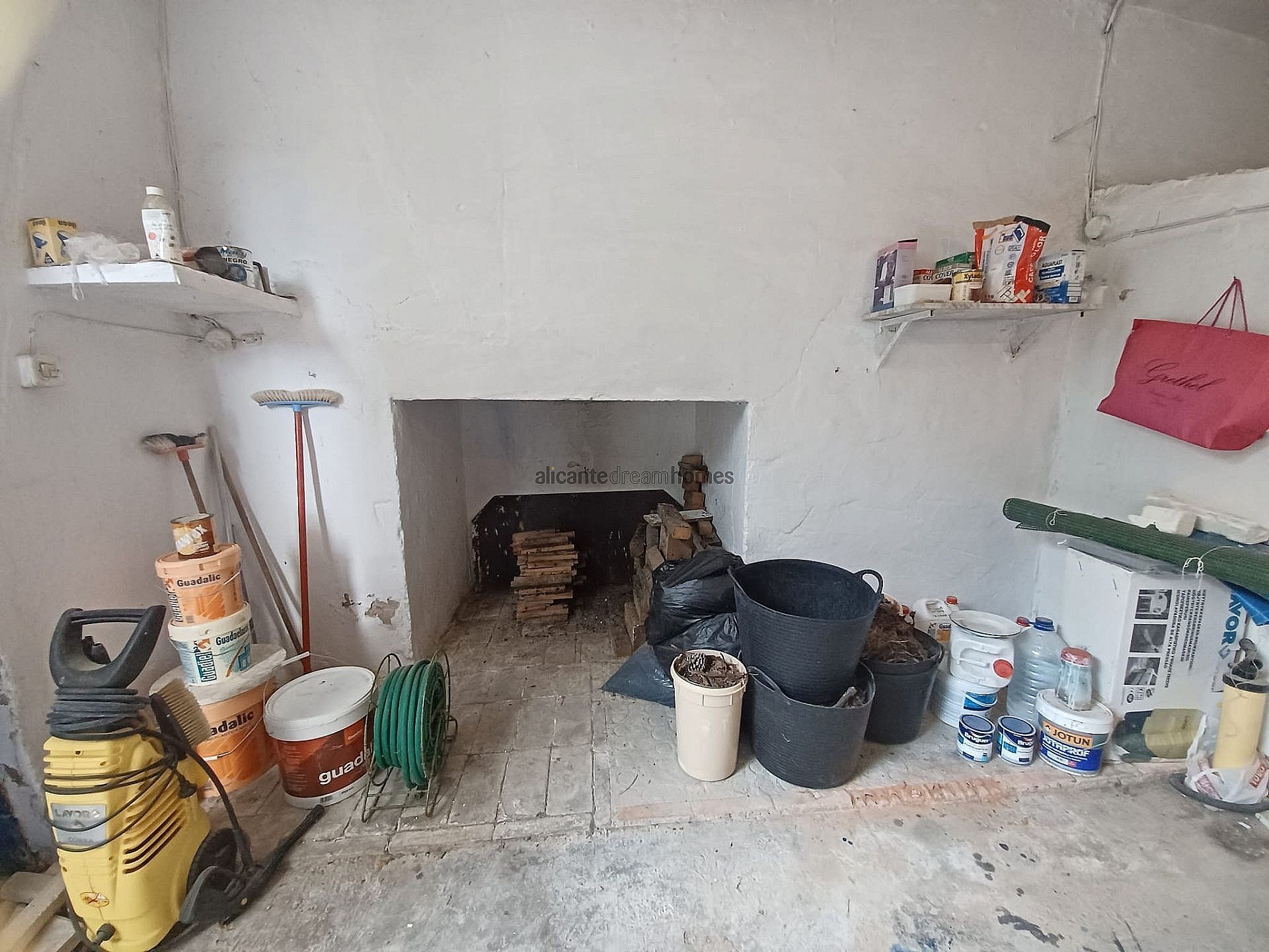 Resale - 3 Bedroom 1 Bathroom Country house in Yecla -  - Murcia