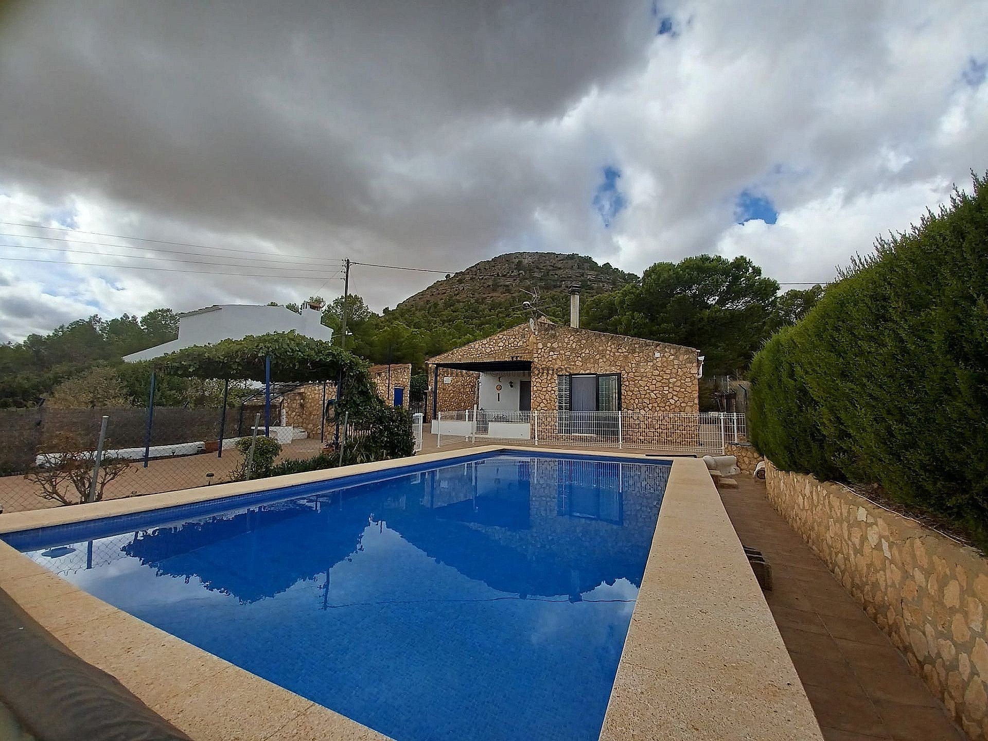 Resale - 3 Bedroom 1 Bathroom Country house in Yecla -  - Murcia