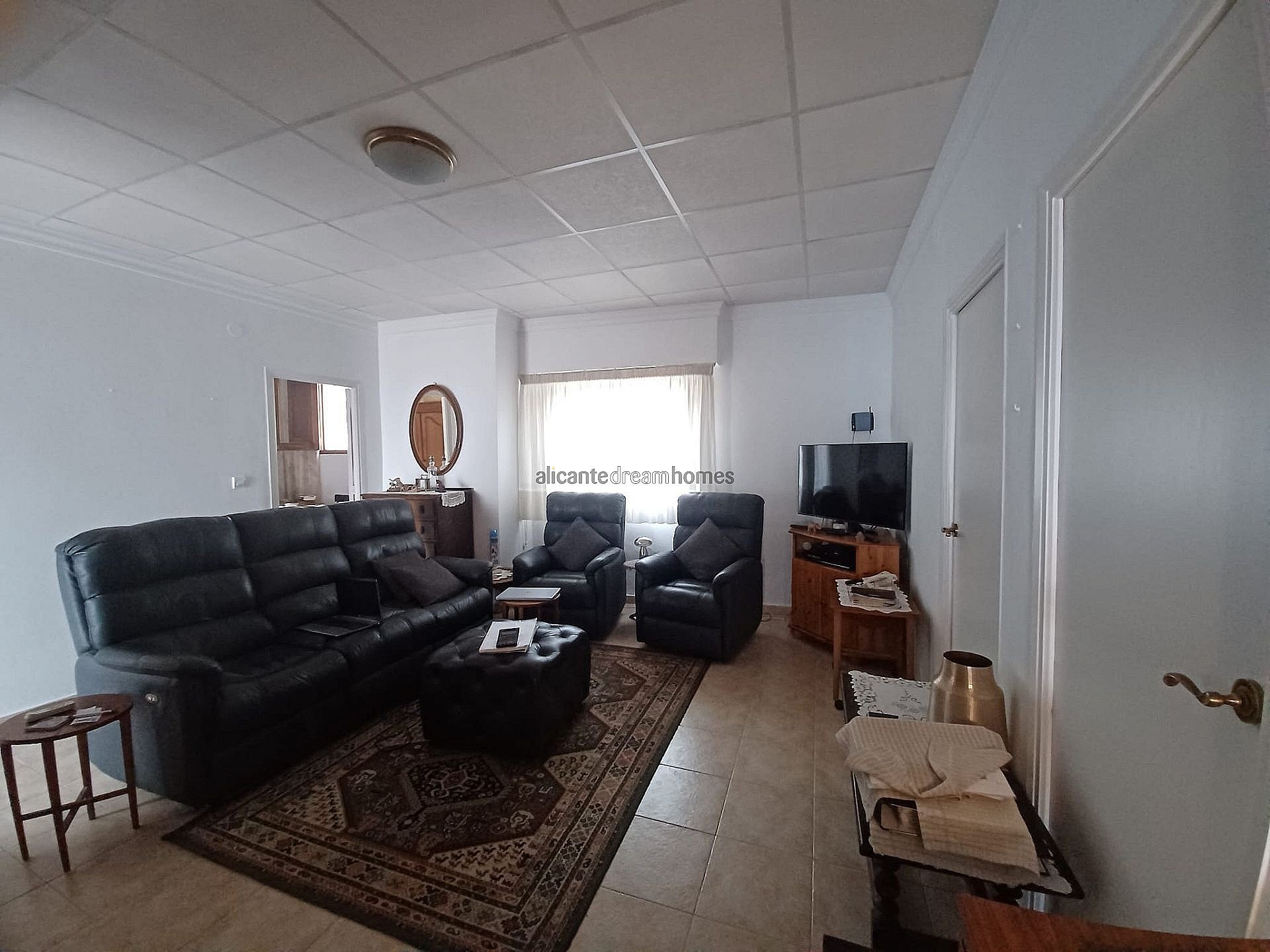 Resale - 3 Bedroom 1 Bathroom Country house in Yecla -  - Murcia