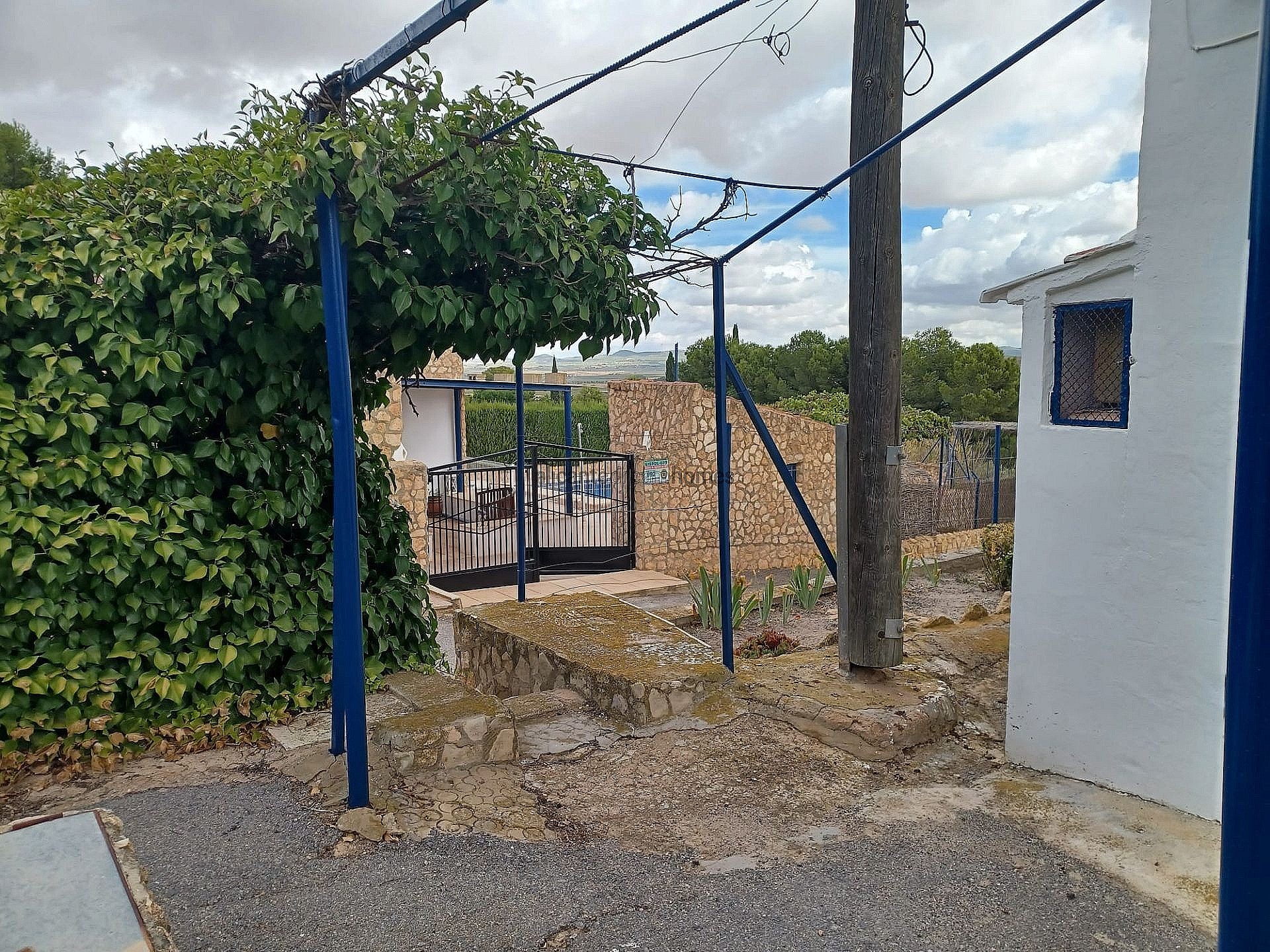 Resale - 3 Bedroom 1 Bathroom Country house in Yecla -  - Murcia