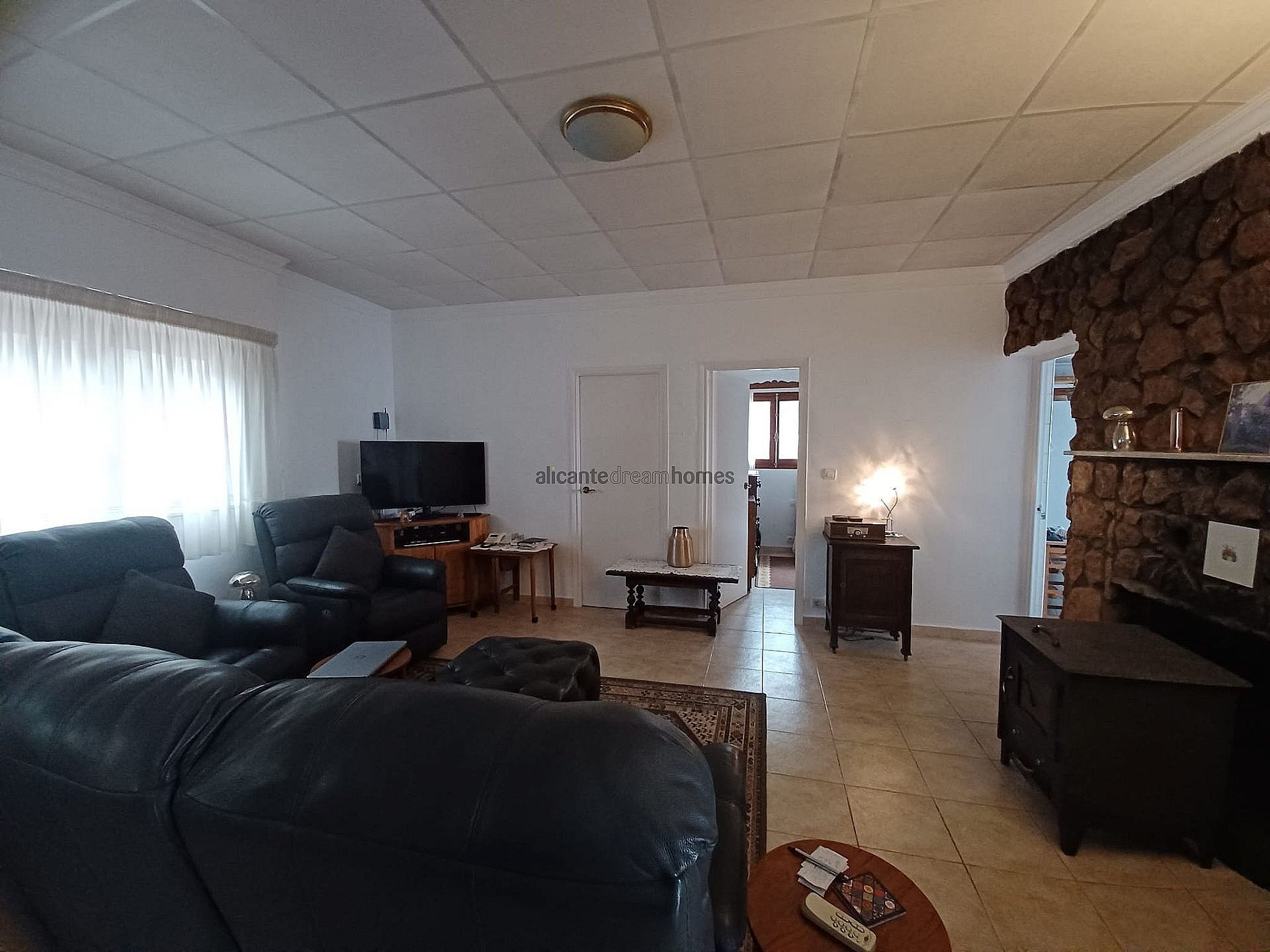 Resale - 3 Bedroom 1 Bathroom Country house in Yecla -  - Murcia