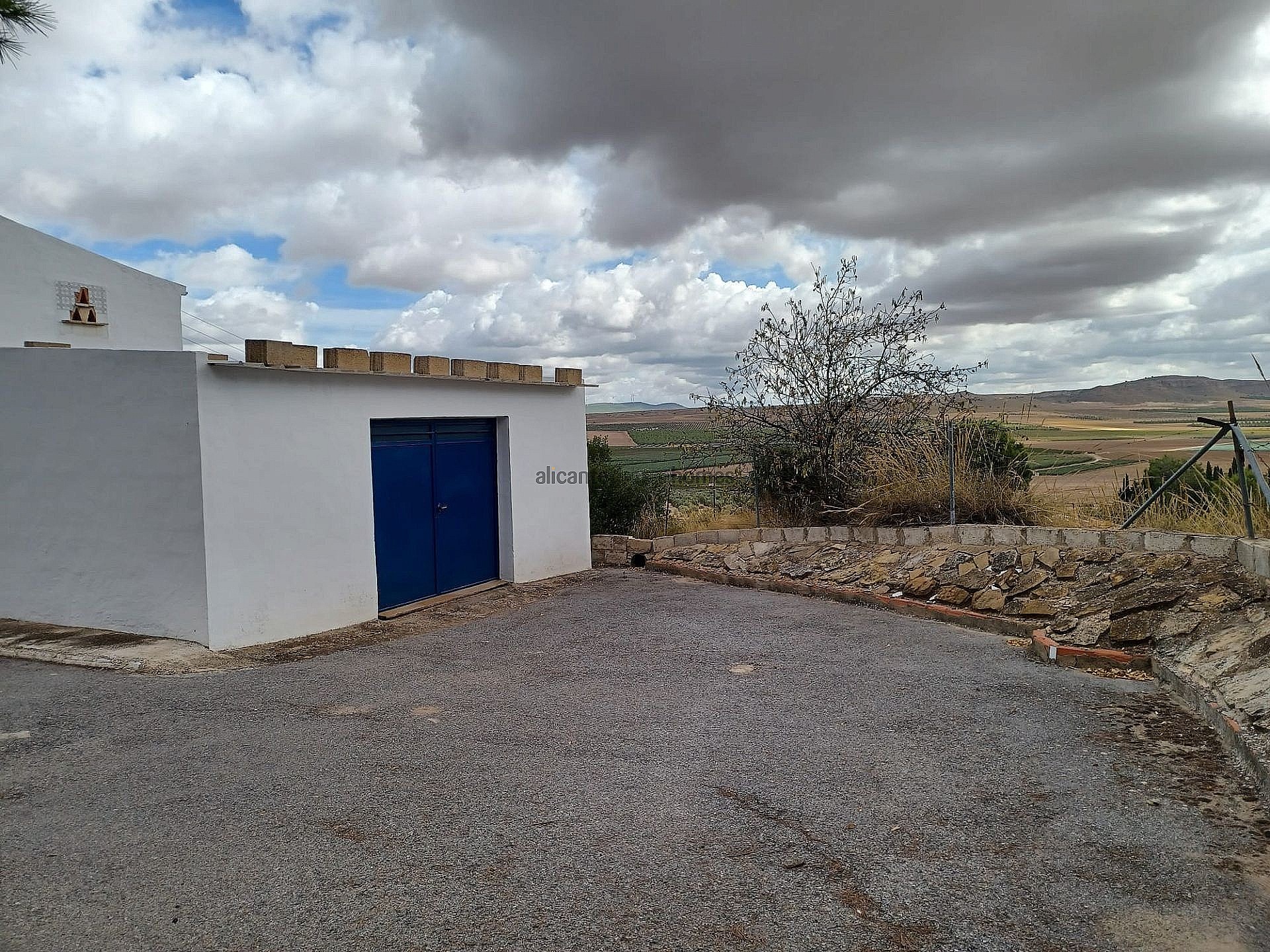 Resale - 3 Bedroom 1 Bathroom Country house in Yecla -  - Murcia