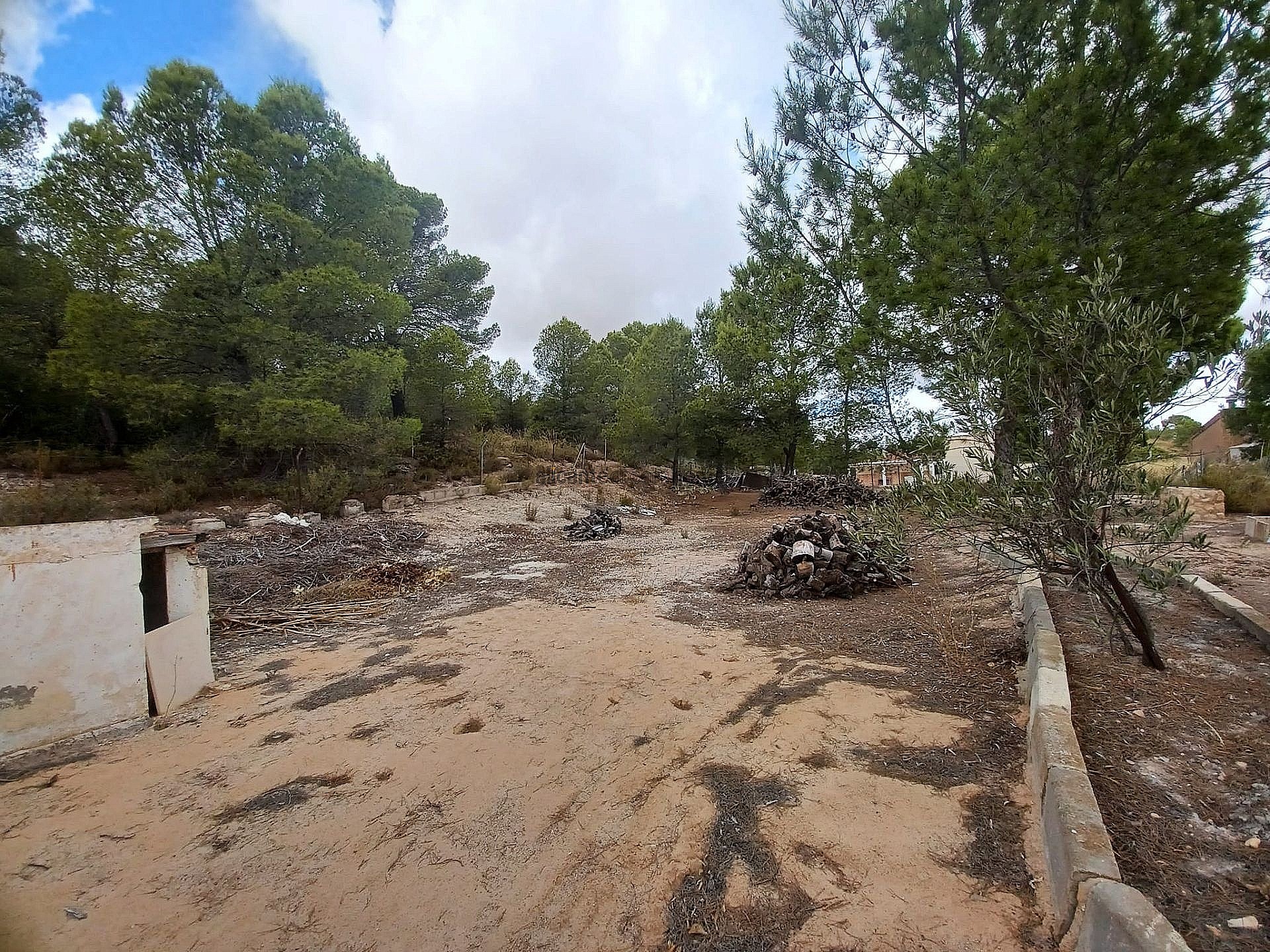 Resale - 3 Bedroom 1 Bathroom Country house in Yecla -  - Murcia