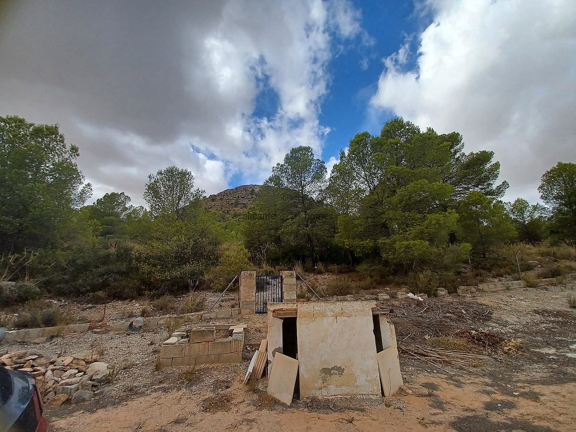 Resale - 3 Bedroom 1 Bathroom Country house in Yecla -  - Murcia