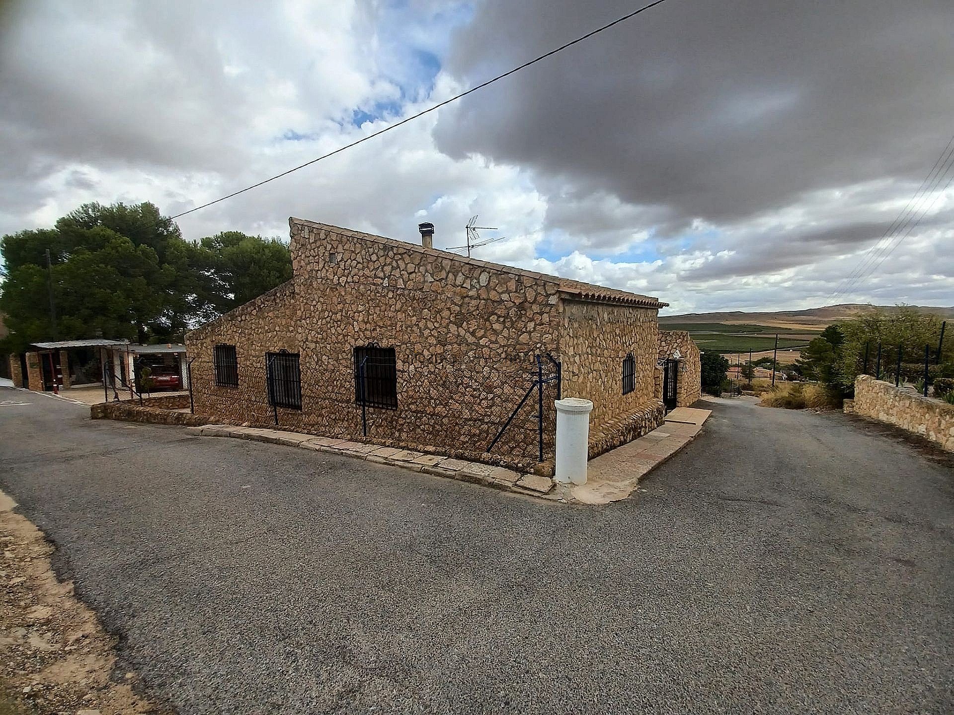 Resale - 3 Bedroom 1 Bathroom Country house in Yecla -  - Murcia