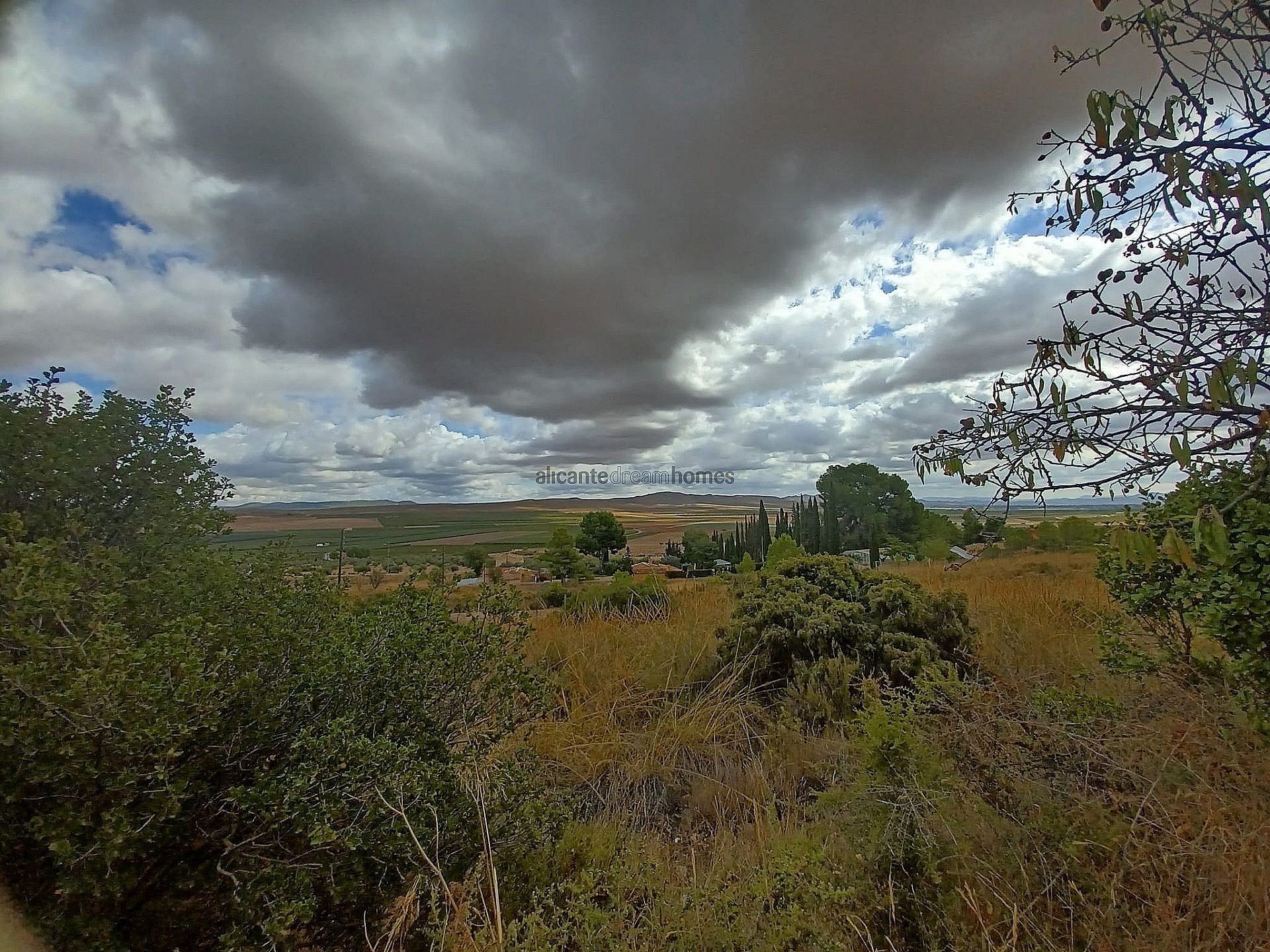 Resale - 3 Bedroom 1 Bathroom Country house in Yecla -  - Murcia