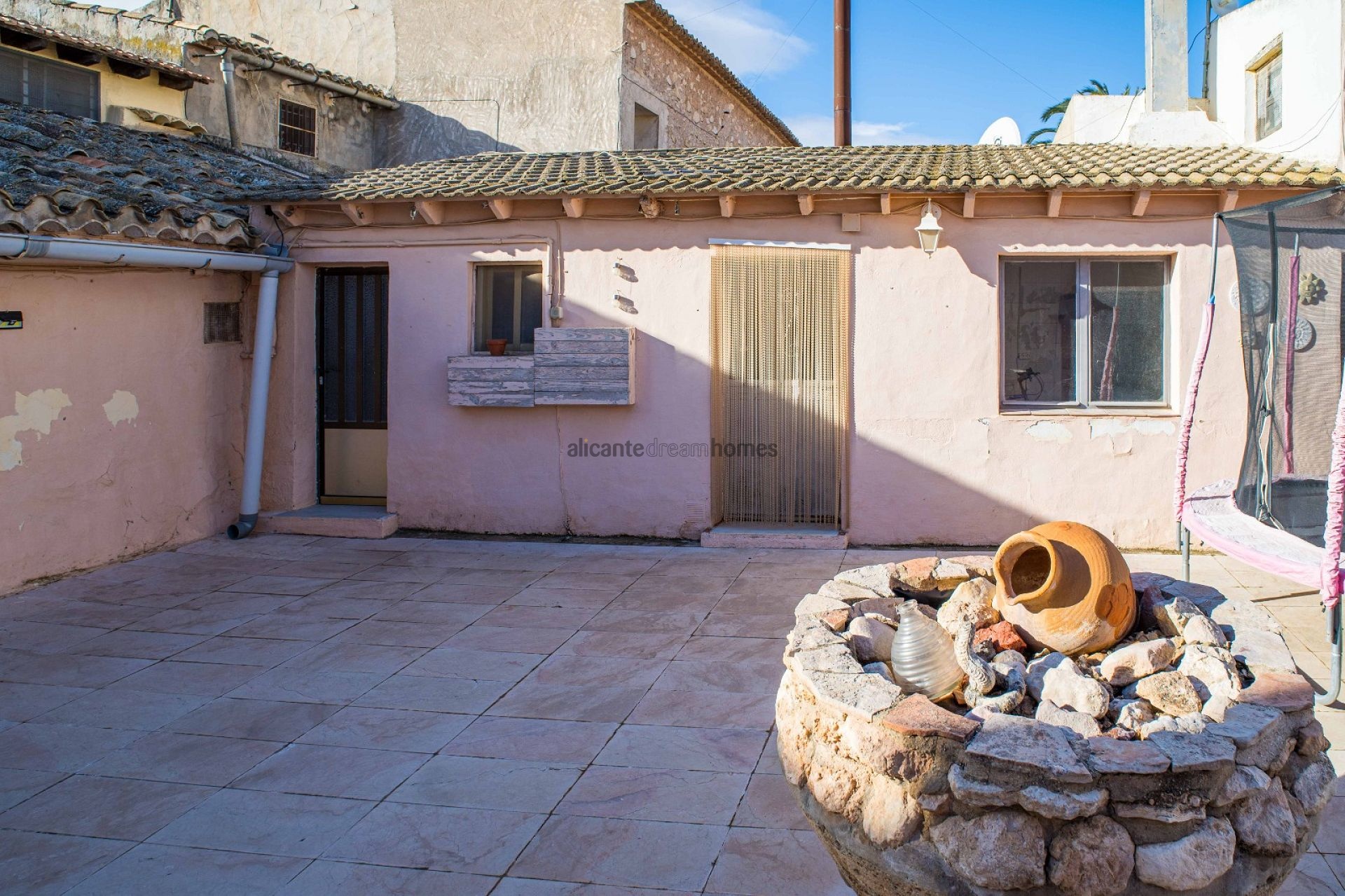 Resale - 5 Bedroom 4 Bathroom Country house in Pinoso -  - Alicante