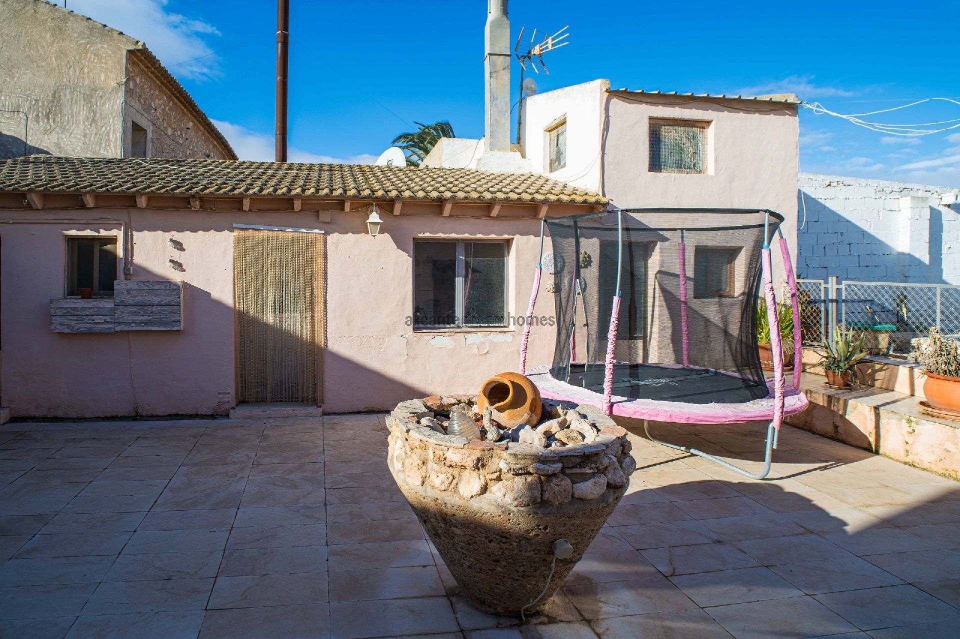 Resale - 5 Bedroom 4 Bathroom Country house in Pinoso -  - Alicante
