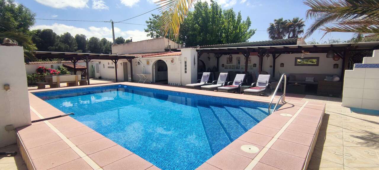 Resale - 4 Bedroom 3 Bathroom Villa in Sax - , Sax, Alicante, Spain - Alicante