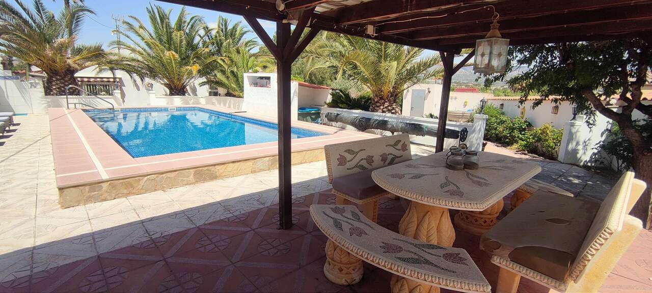 Resale - 4 Bedroom 3 Bathroom Villa in Sax - , Sax, Alicante, Spain - Alicante