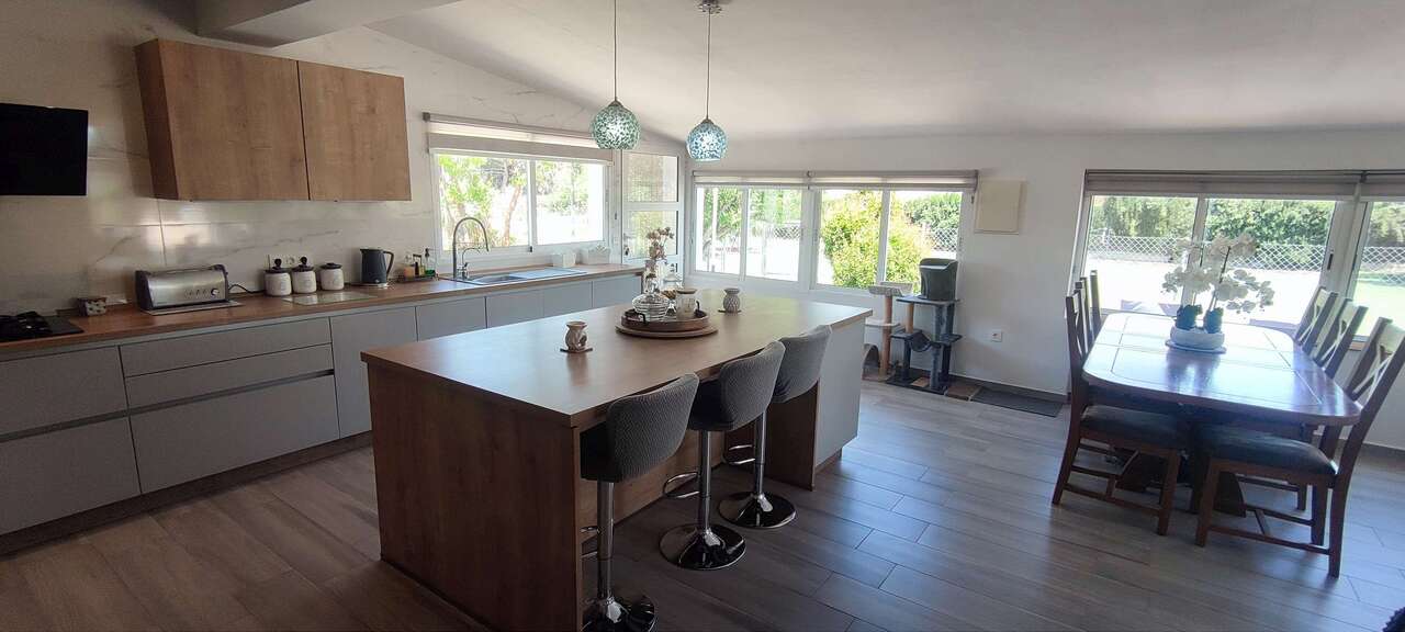 Resale - 4 Bedroom 3 Bathroom Villa in Sax - , Sax, Alicante, Spain - Alicante