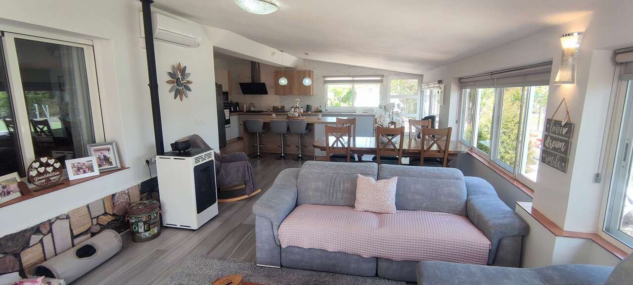 Resale - 4 Bedroom 3 Bathroom Villa in Sax - , Sax, Alicante, Spain - Alicante