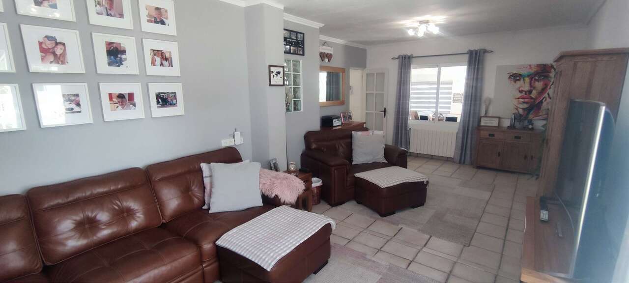 Resale - 4 Bedroom 3 Bathroom Villa in Sax - , Sax, Alicante, Spain - Alicante