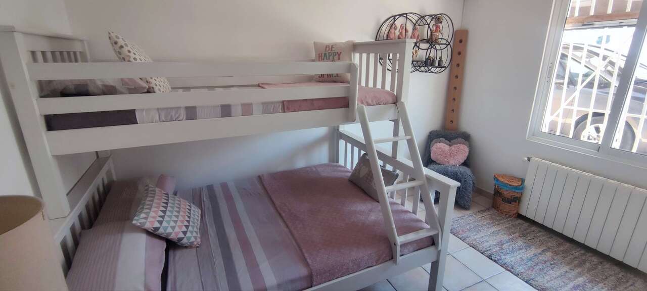 Resale - 4 Bedroom 3 Bathroom Villa in Sax - , Sax, Alicante, Spain - Alicante