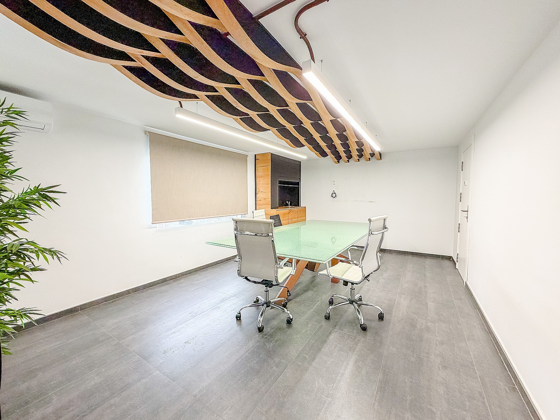Resale - 4 Bedroom 2 Bathroom Commercial in Villena -  - Alicante