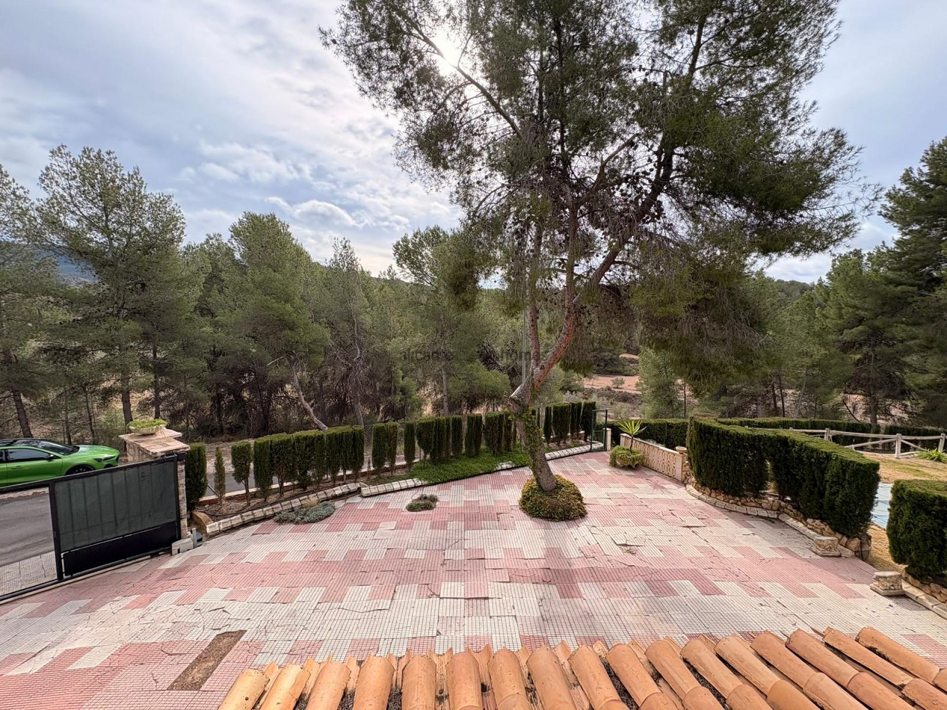 Resale - 4 Bedroom 2 Bathroom Villa in Sax -  - Alicante