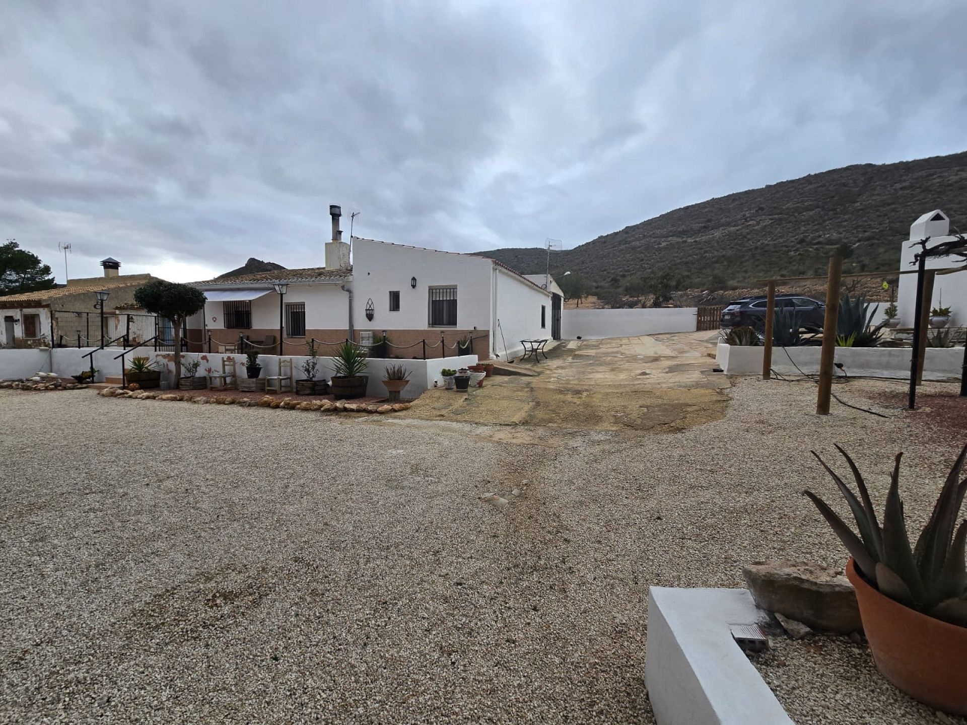 Resale - 4 Bedroom 2 Bathroom Country house in Yecla -  - Murcia