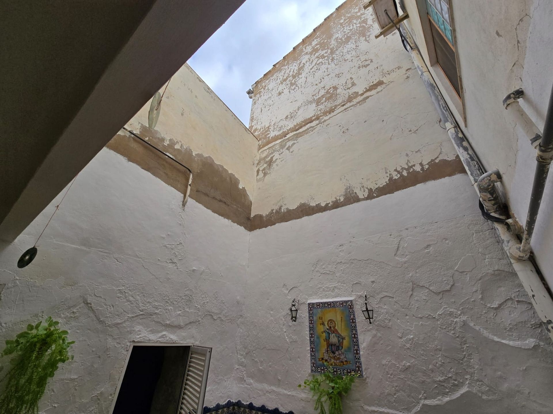 Resale - 5 Bedroom 2 Bathroom Townhouse in Sax -  - Alicante