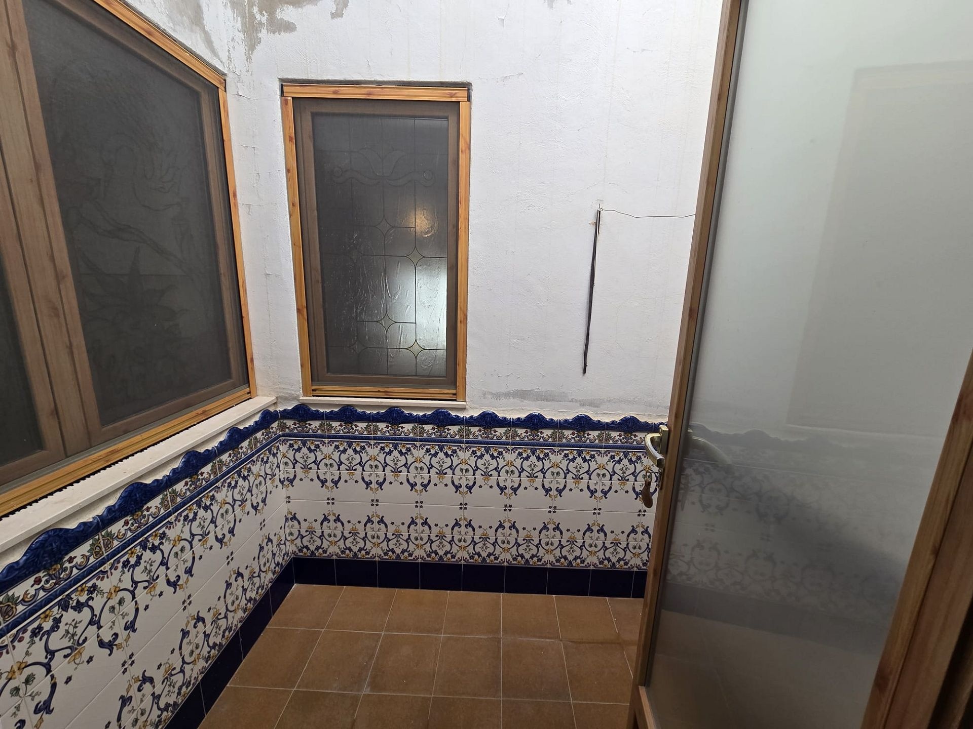 Resale - 5 Bedroom 2 Bathroom Townhouse in Sax -  - Alicante